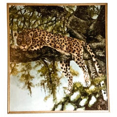 Monumentale olio su tela con cornice in corda di Giltwood in stile Palm Beach con leopardo sull'albero
