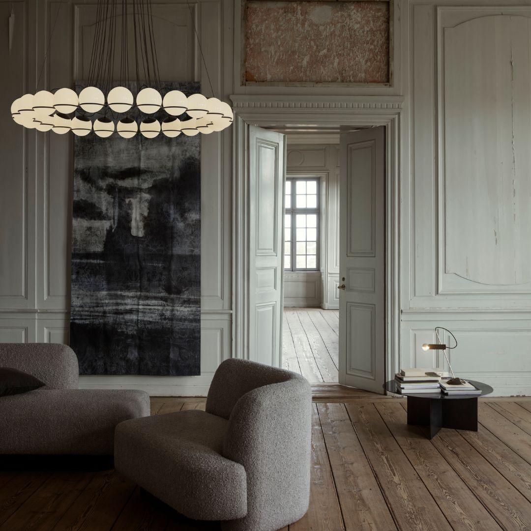 Gino Sarfatti Model 2109/24/14 chandelier in black for Astep. 

This Astep re-edition of Gino Sarfatti's iconic design faithfully pays homage to his minimalistic yet innovative approach to lighting. Composed of 24 hand-blown glass spheres arranged