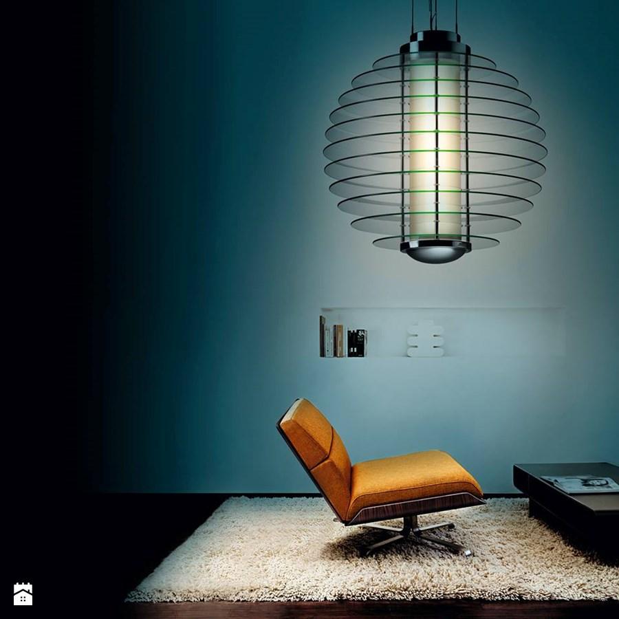Monumental Gio Ponti 0024 chandelier for Fontana Arte. This is the extra large size with triple the diameter of the Classic lamp, executed in a series of horizontal discs in clear tempered glass for a true light installation. Its oversized