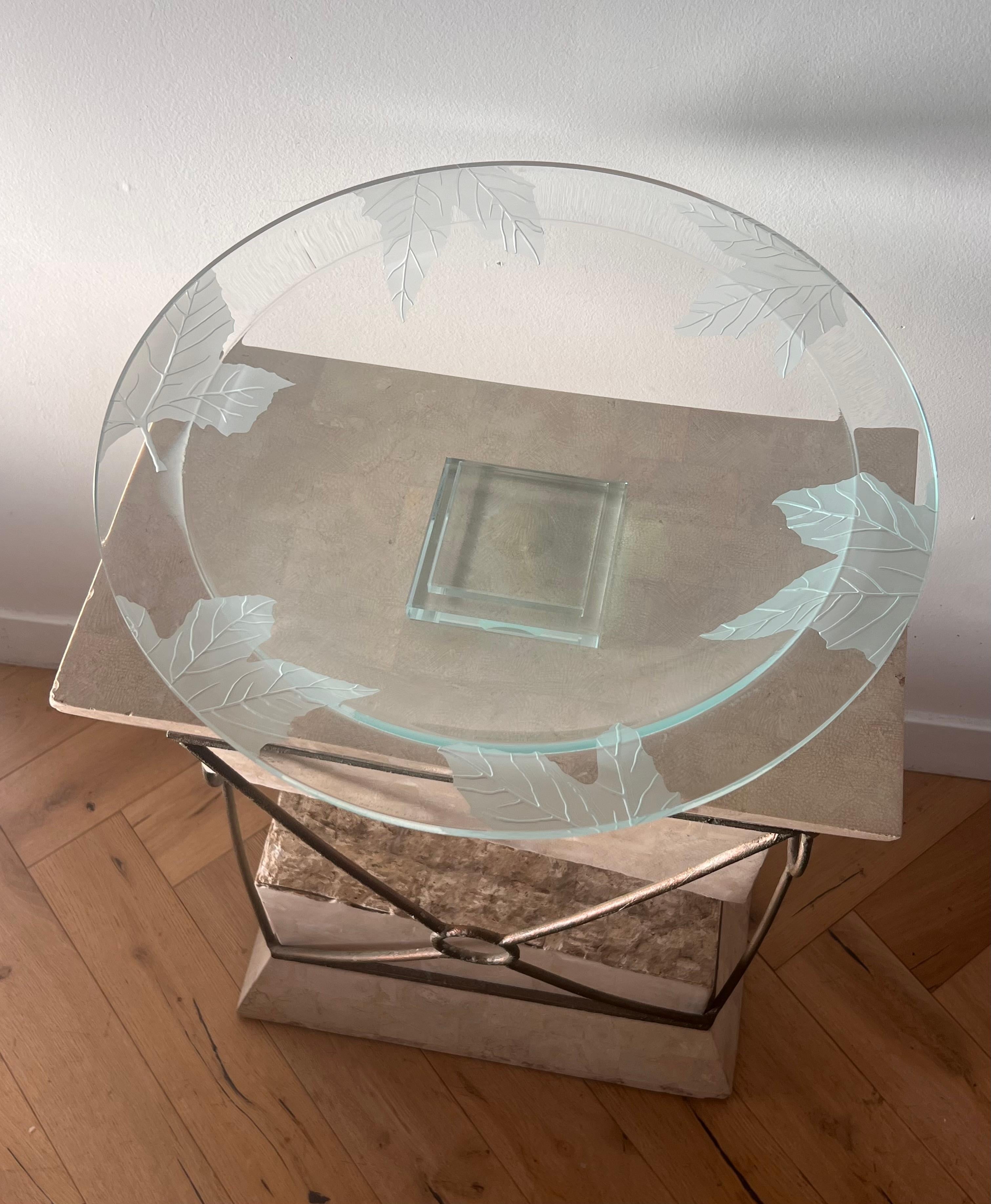 Monumental glass centerpiece with etched leaves by Stephen Schlanser, 2007.  For Sale 5