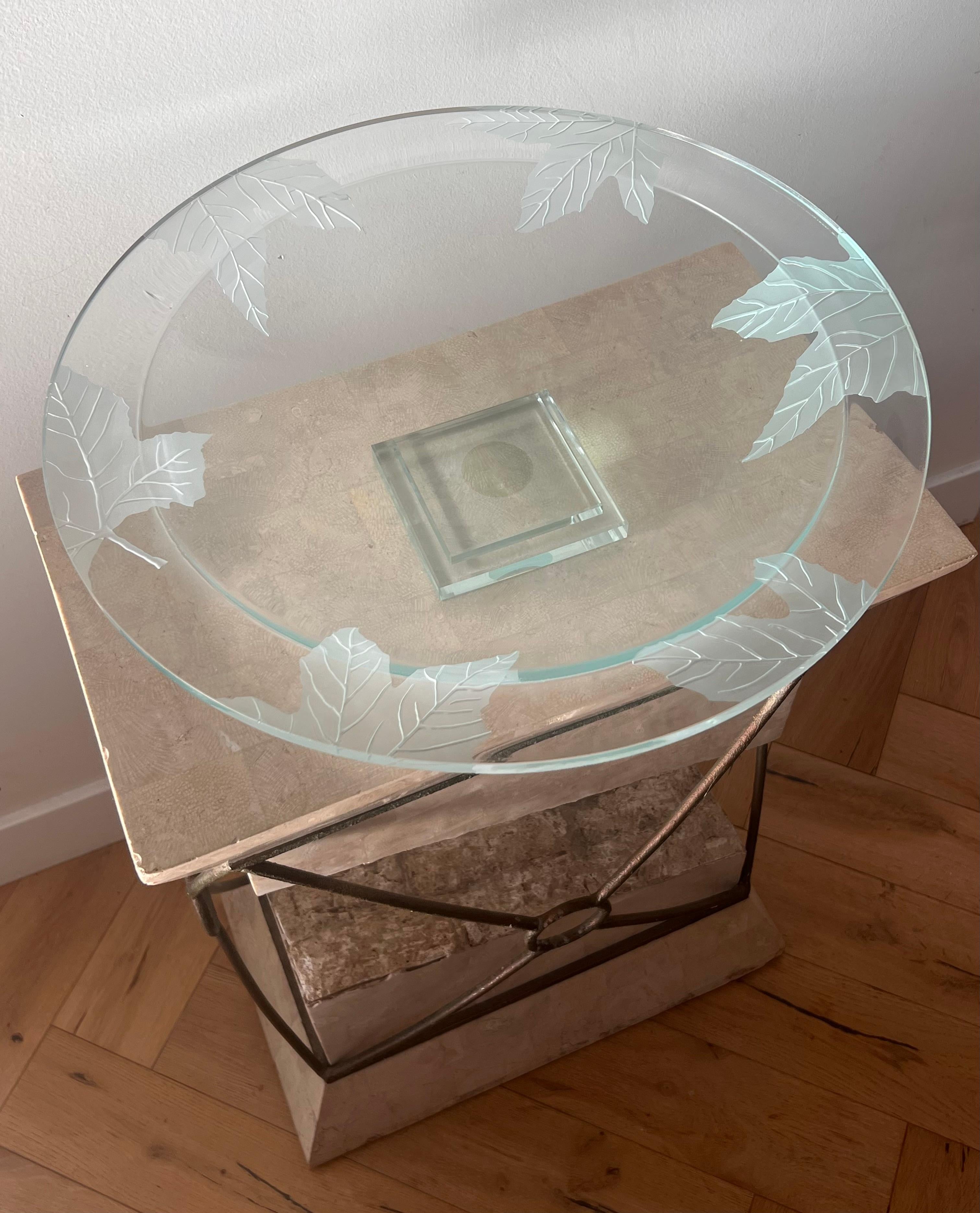 Monumental glass centerpiece with etched leaves by Stephen Schlanser, 2007.  For Sale 13