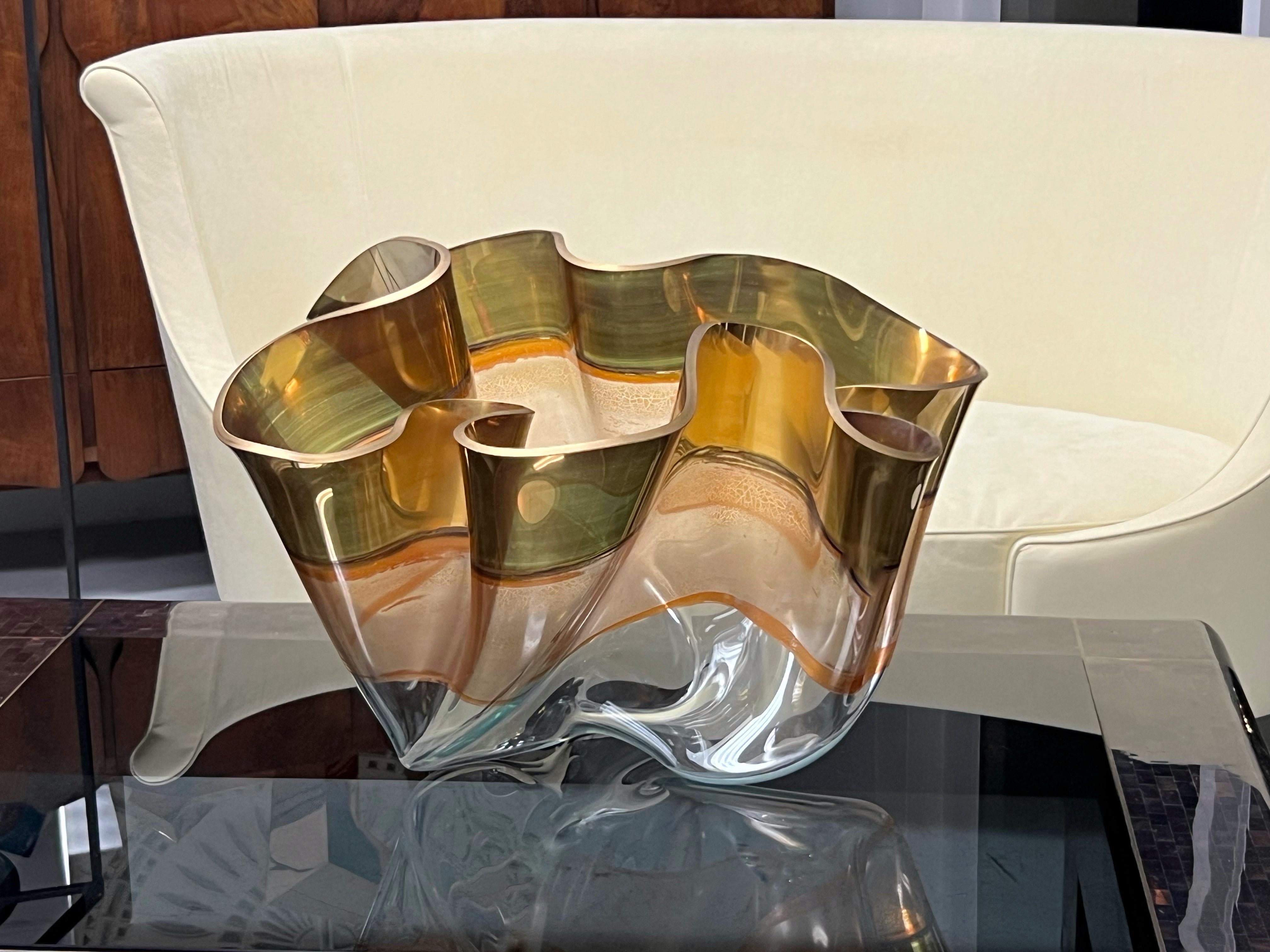 Monumentale Glashandtaschentaschen-Kunstglas-Skulptur von L Fyfe   im Angebot 8