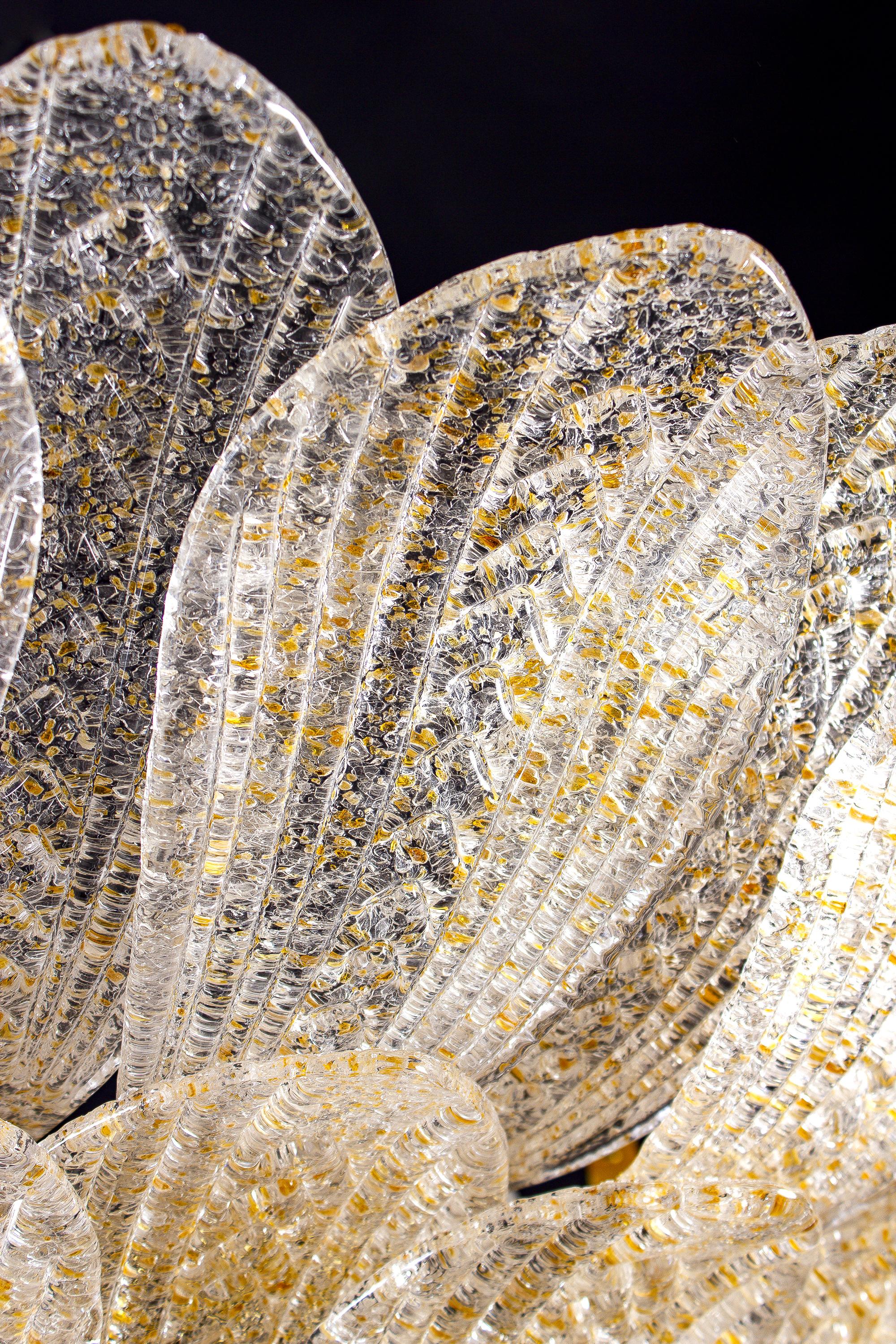 Plafonnier ou encastré en verre de Murano à feuilles dorées monumentales en vente 8