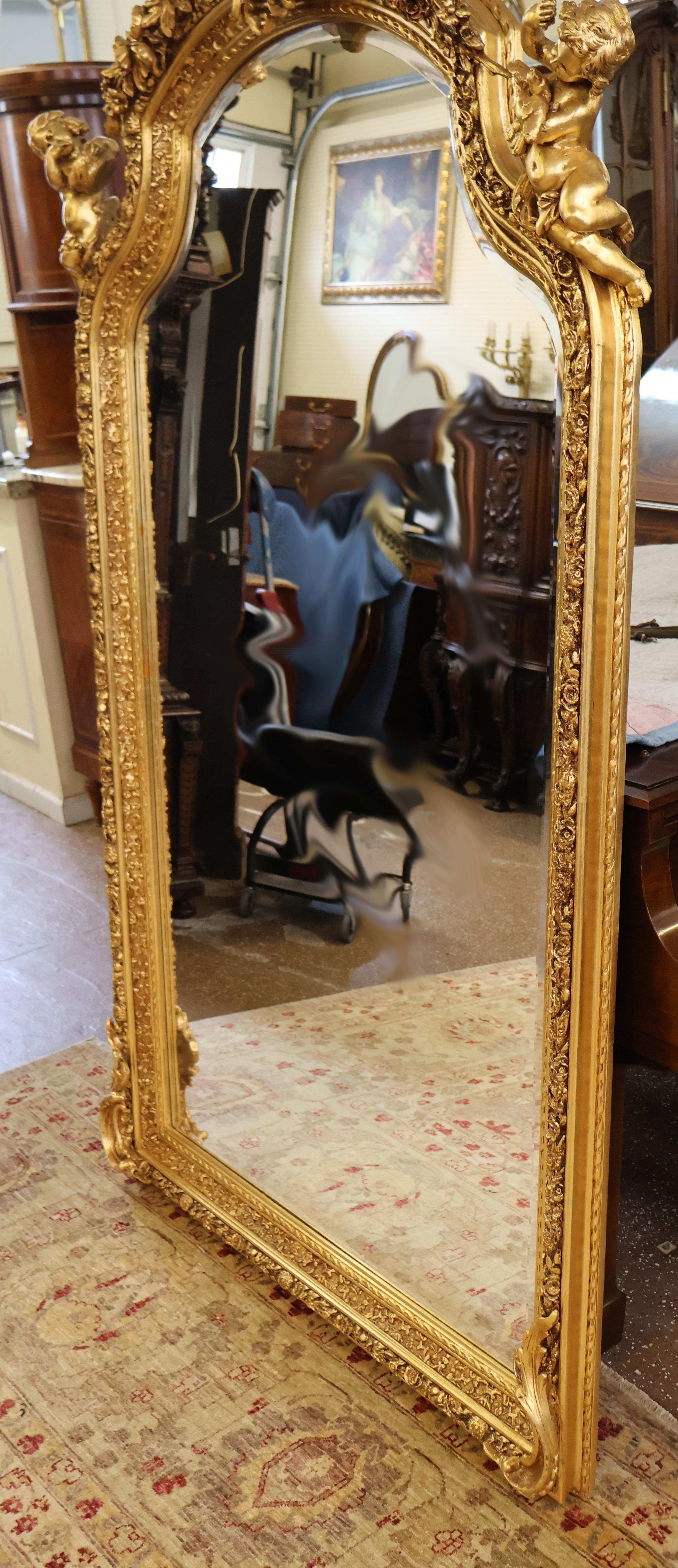 Miroir biseauté Monumental Gold Louis XVI French Style Cherub Putti Motif 7' Tall en vente 9