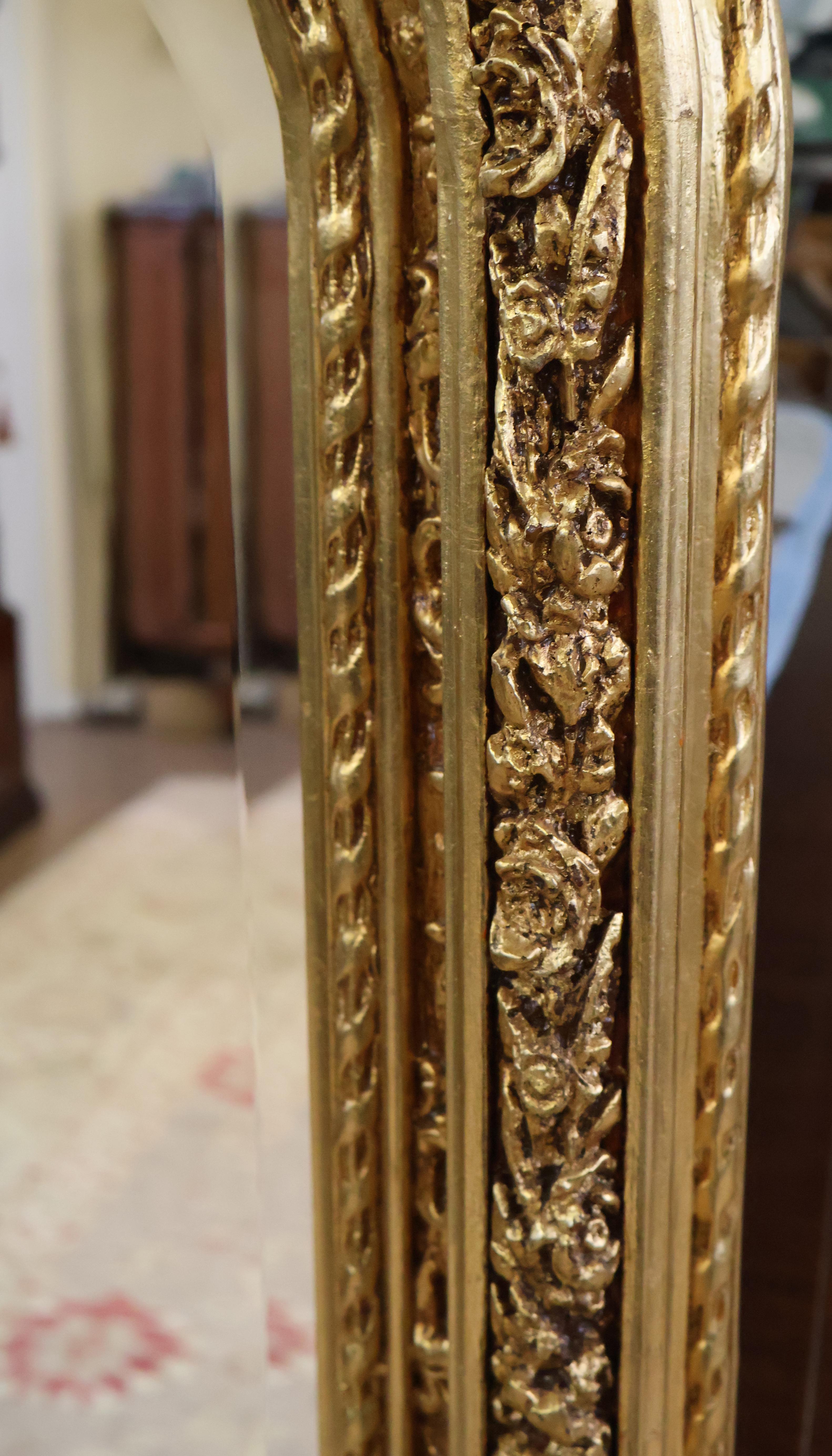 Miroir biseauté Monumental Gold Louis XVI French Style Cherub Putti Motif 7' Tall en vente 11