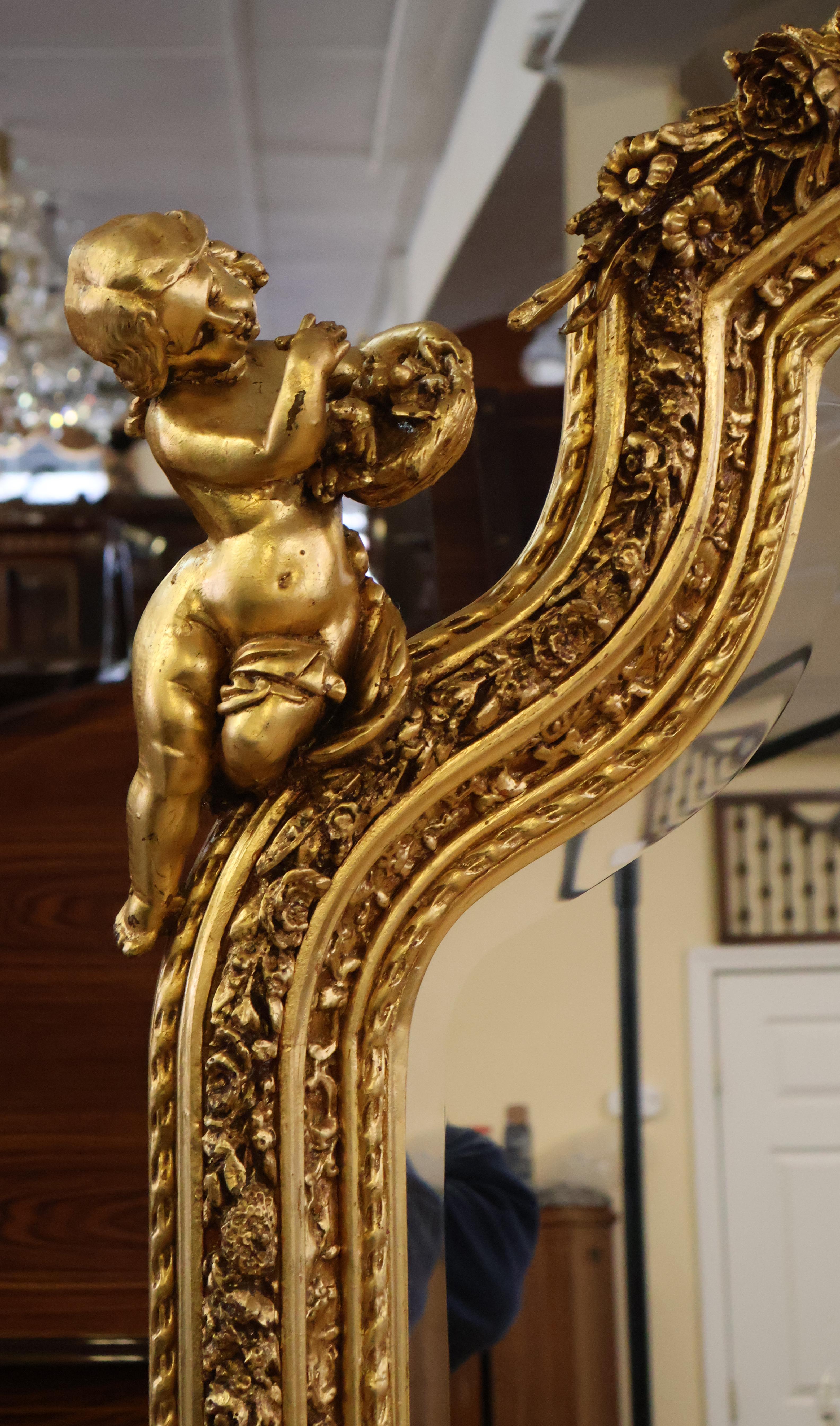 Verre Miroir biseauté Monumental Gold Louis XVI French Style Cherub Putti Motif 7' Tall en vente