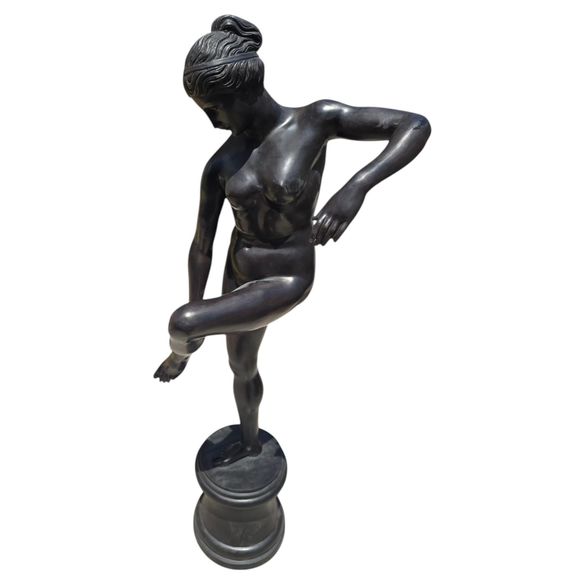 Sculpture monumentale en bronze représentant Aphrodite (Vénus), début du XXe siècle