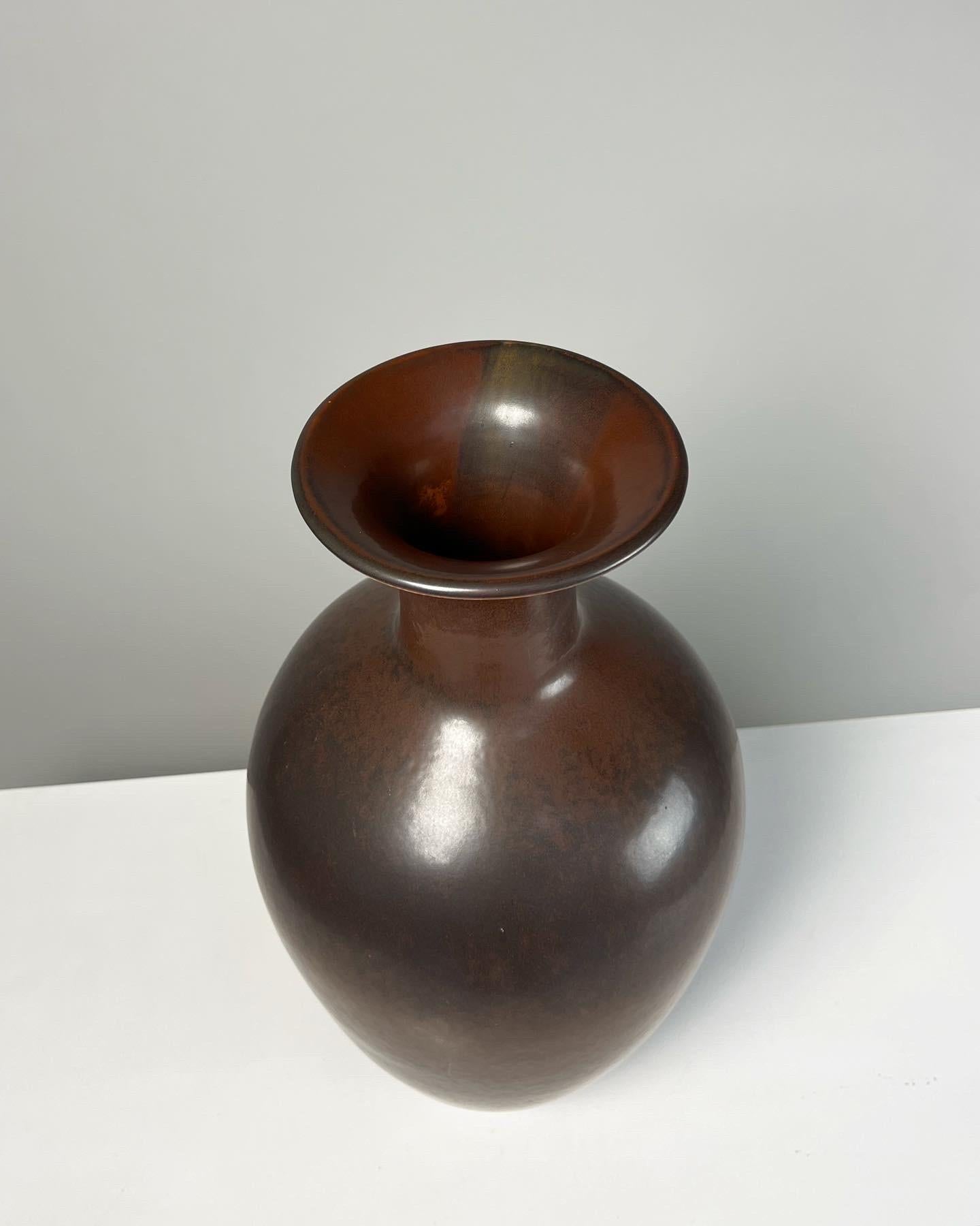 Suédois Vase de sol monumental Gunnar Nylund AKT Stoneware Rörstrand Suède 1950s  en vente