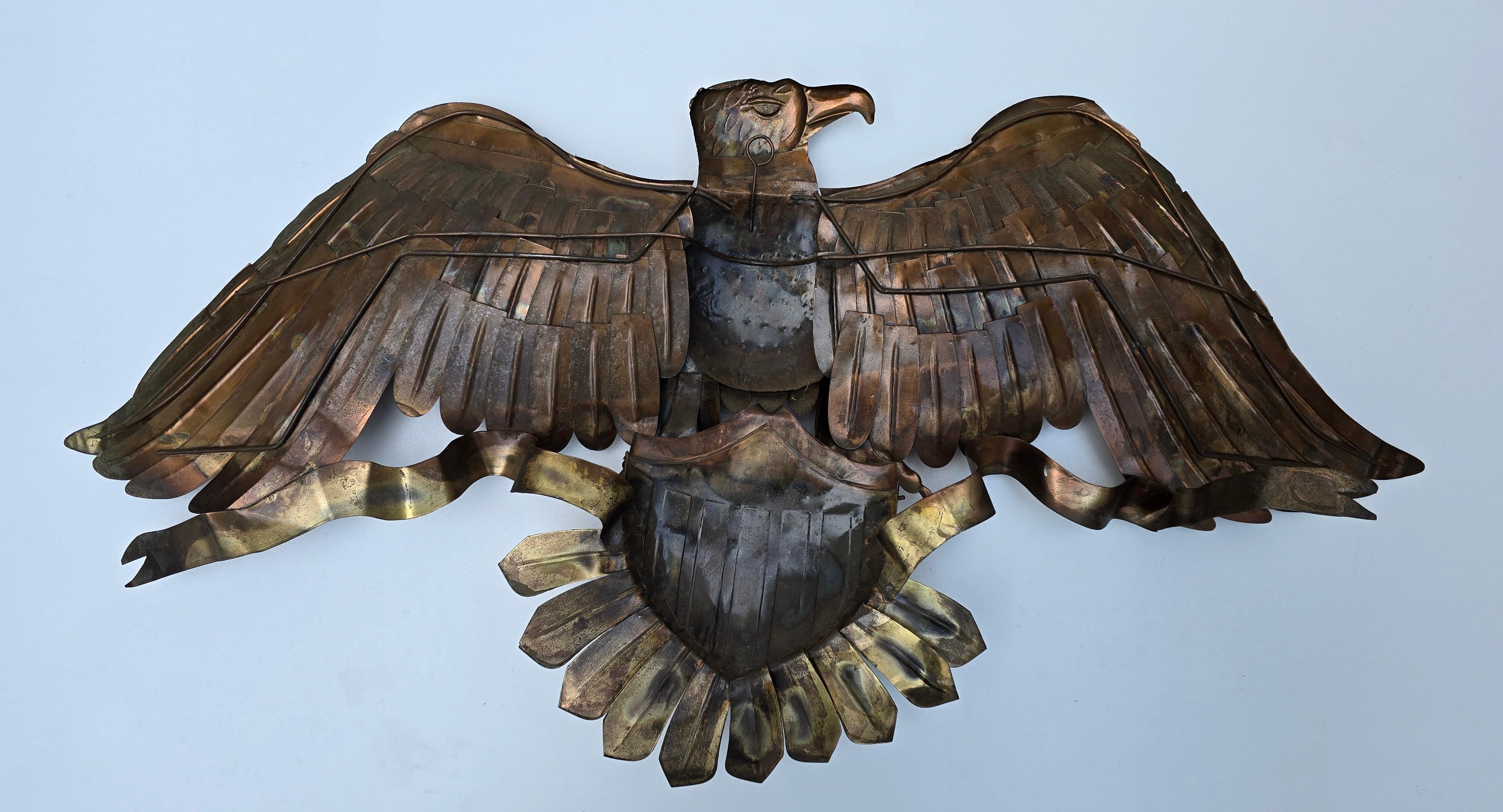 Aigle américain monumental en cuivre fait à la main avec le grand sceau, milieu du 20e siècle en vente 4