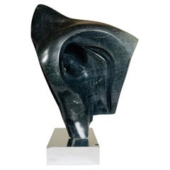 Monumentale scultura astratta in pietra verde intenso in stile Henry Moore 1960s