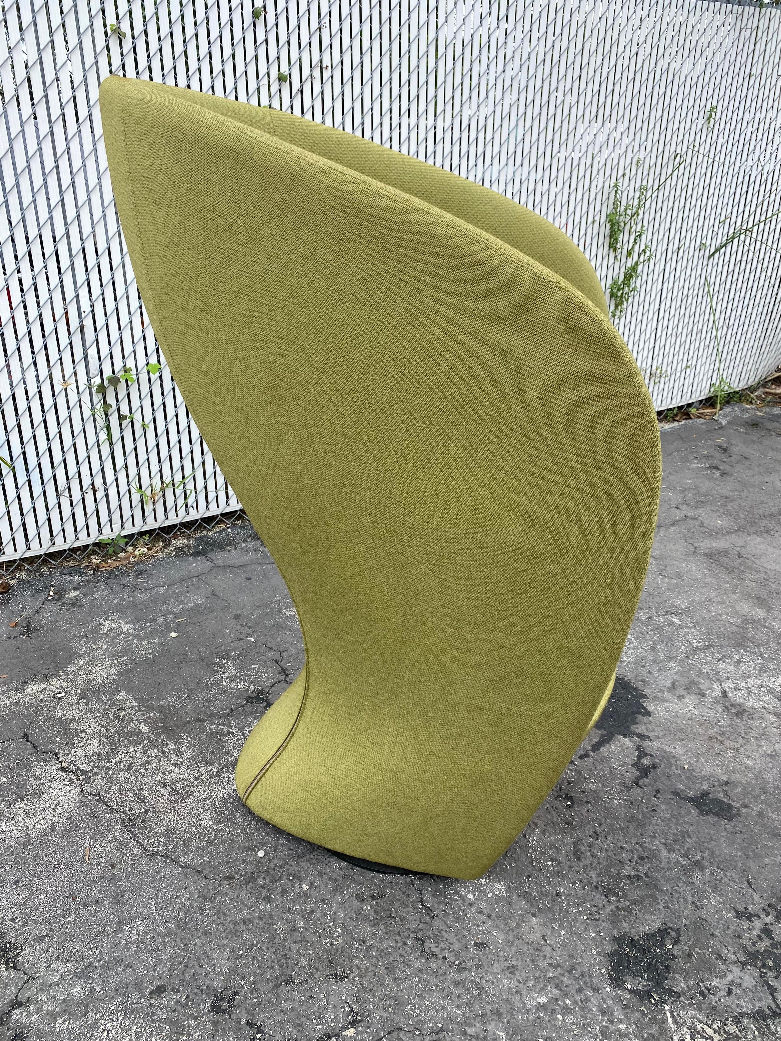 American Monumental Hightower Shelter Sculptural Swivel Chair For Sale