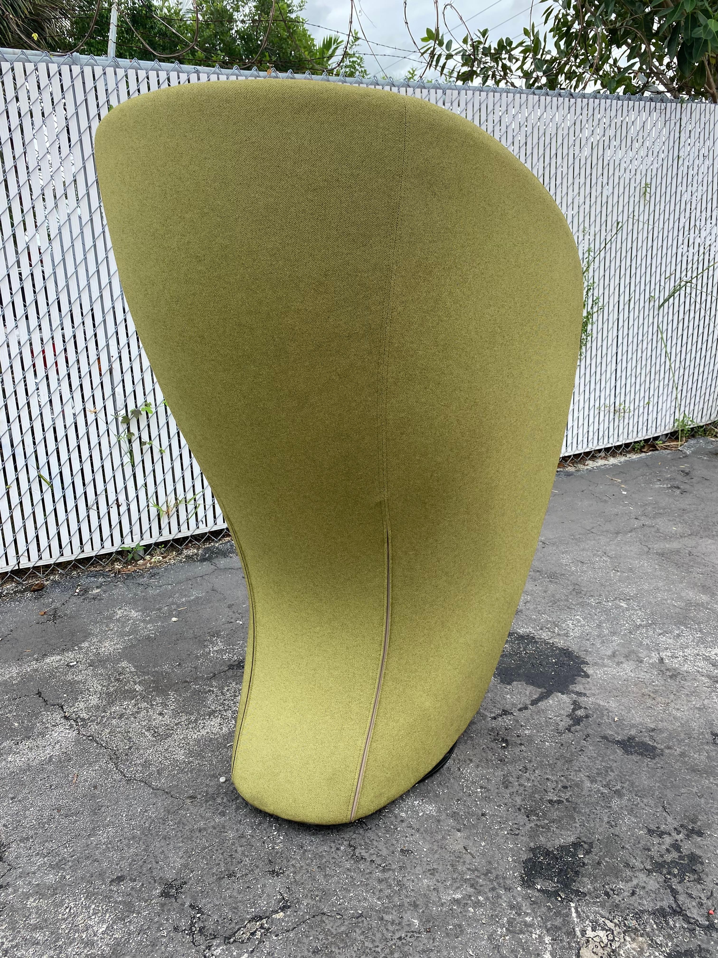 Monumental Hightower Shelter Sculptural Swivel Chair In Good Condition For Sale In Fort Lauderdale, FL