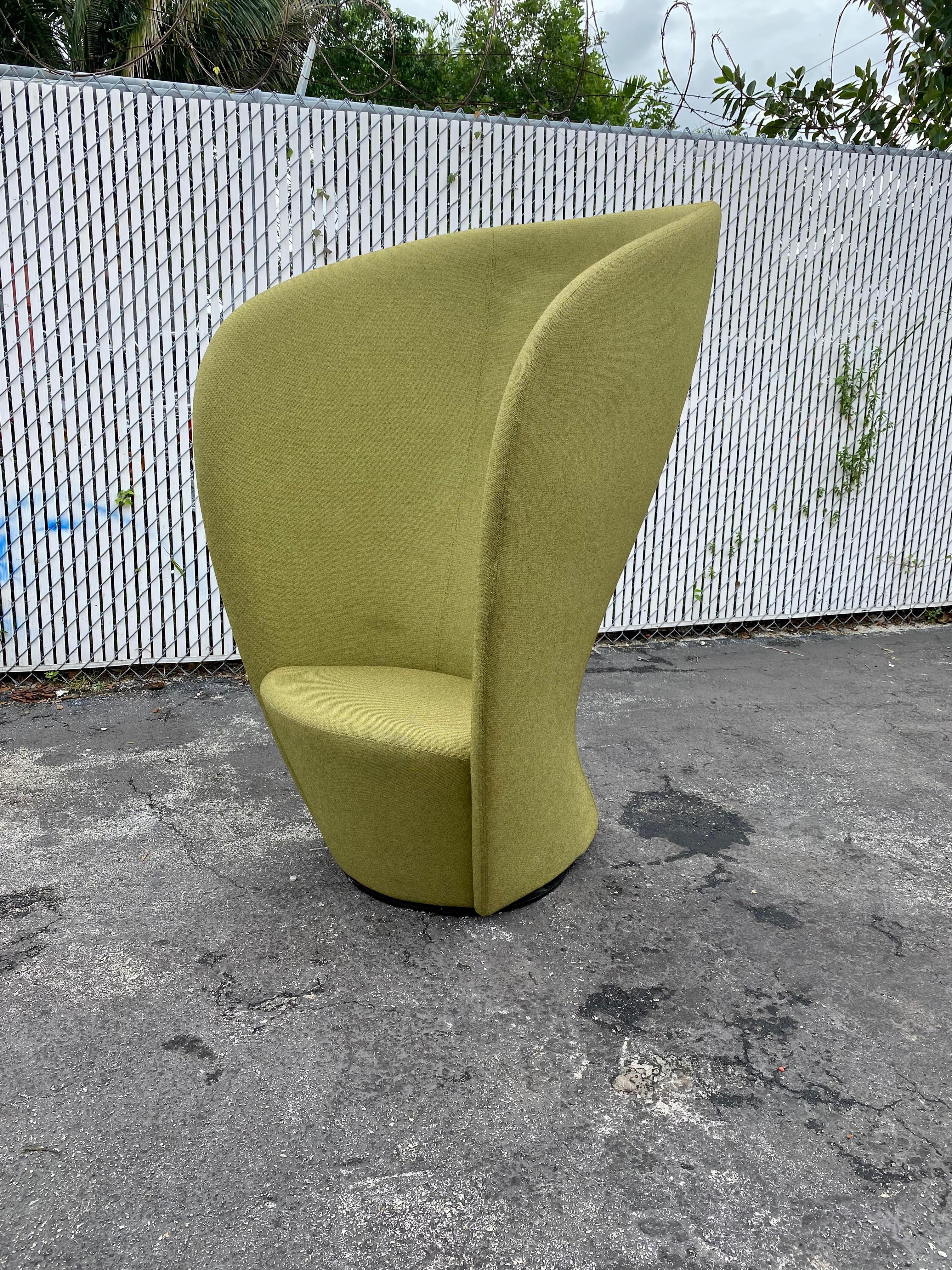 Monumental Hightower Shelter Sculptural Swivel Chair For Sale 1