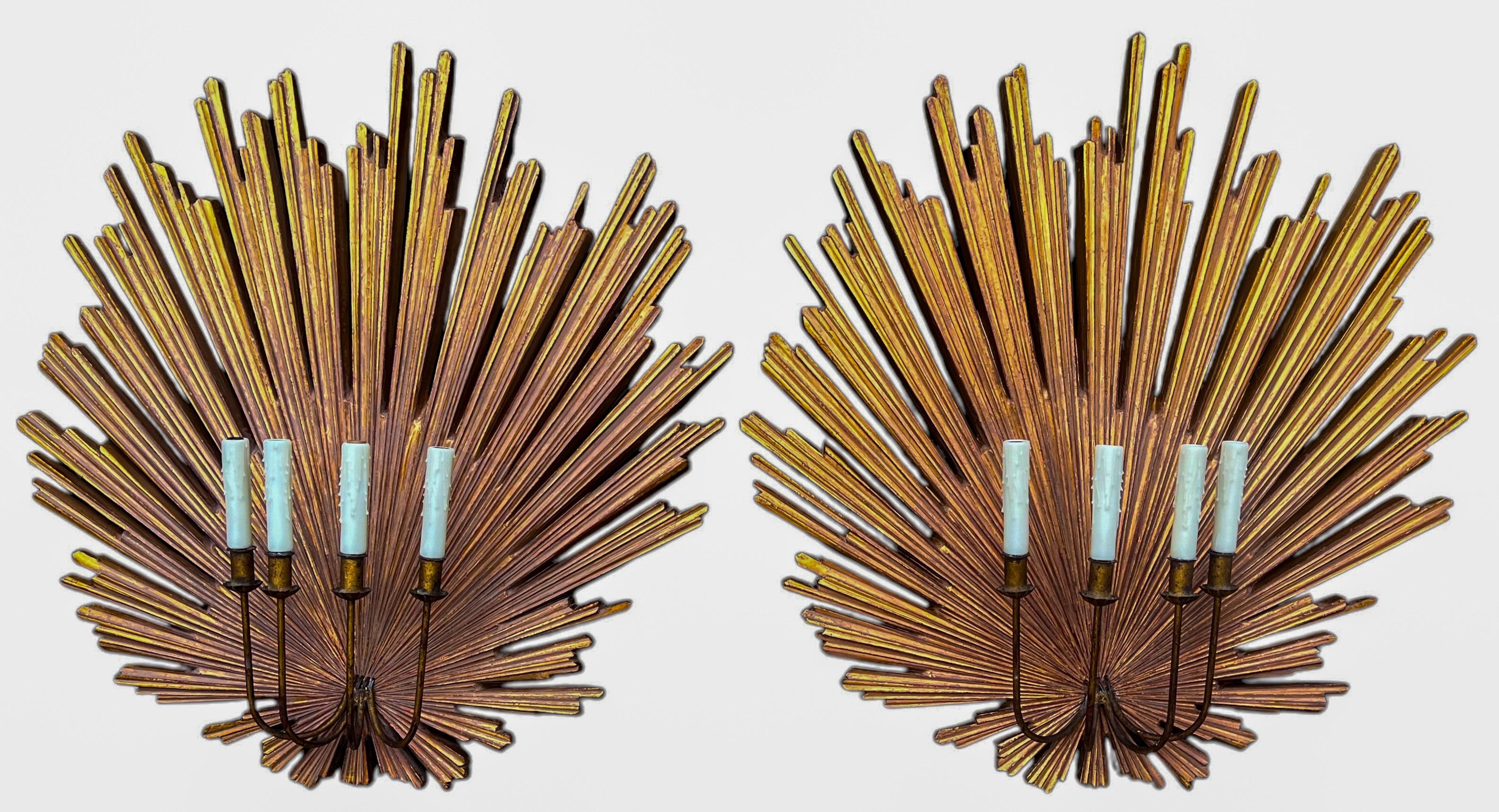 Monumentales appliques murales italiennes Hollywood Regency à 4 bras dorés Sunburst en vente 3