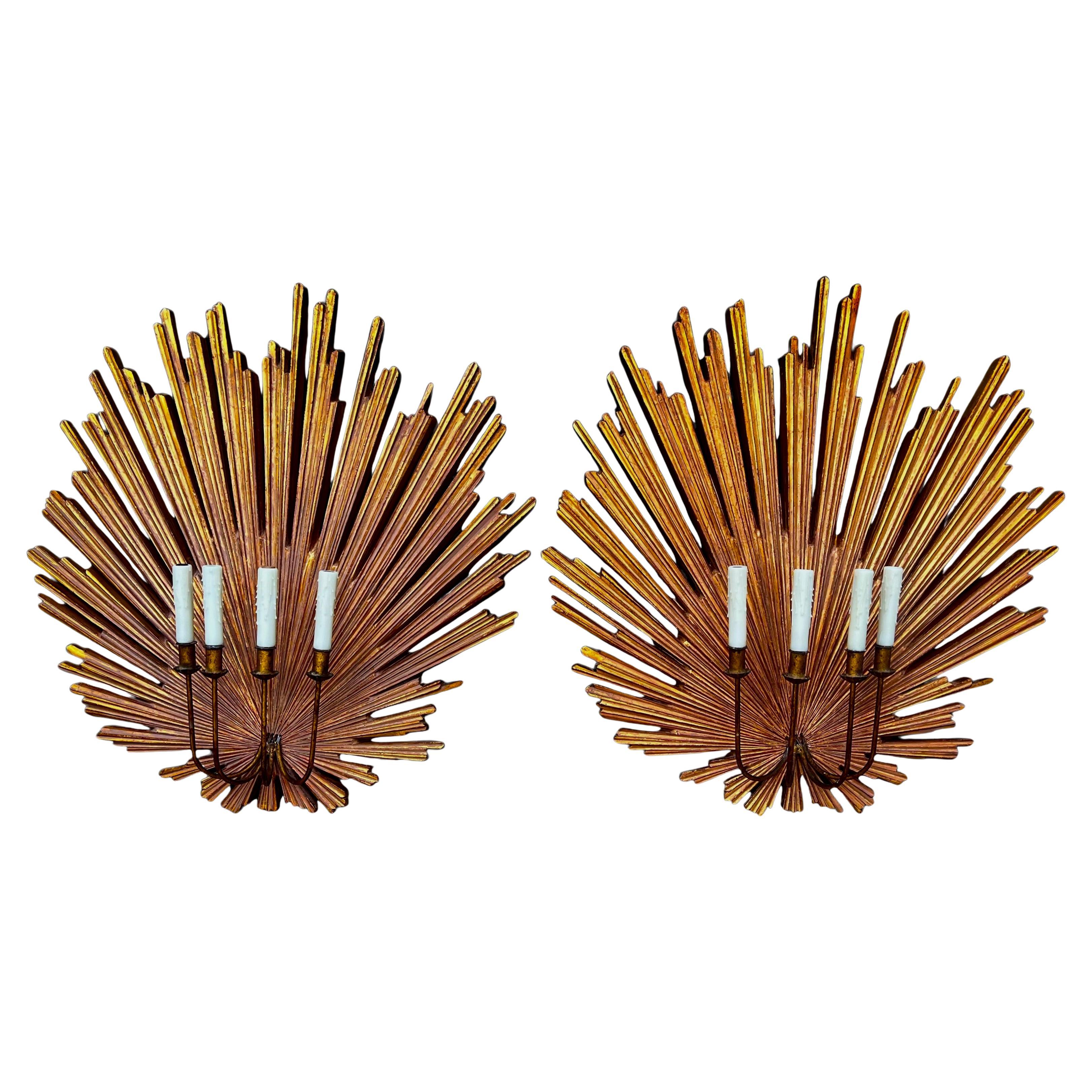 Monumentales appliques murales italiennes Hollywood Regency à 4 bras dorés Sunburst en vente