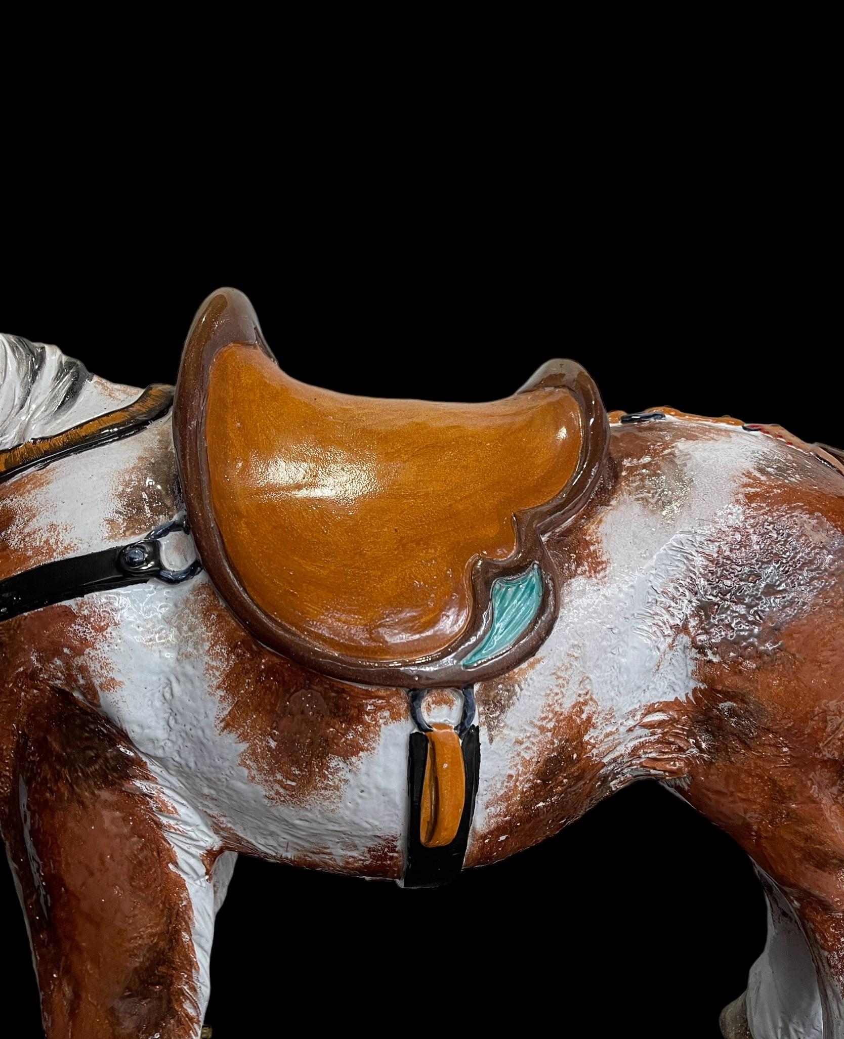 Monumentale Hollywood Regency Italienisch Terrakotta Pferd Figur - 38 Zoll (20. Jahrhundert) im Angebot