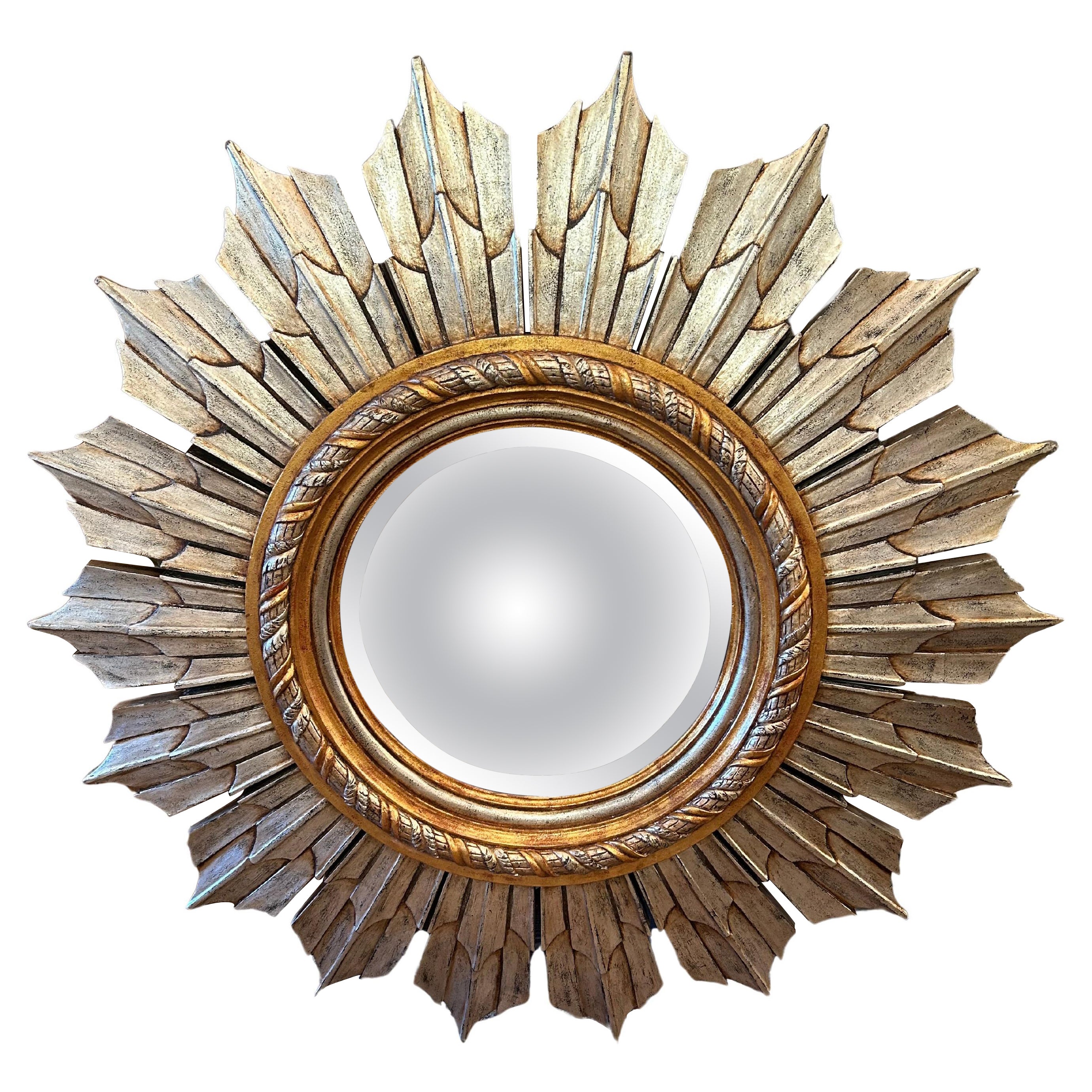 Espejo monumental Hollywood Regency de plata y oro con reflejos de sol en venta