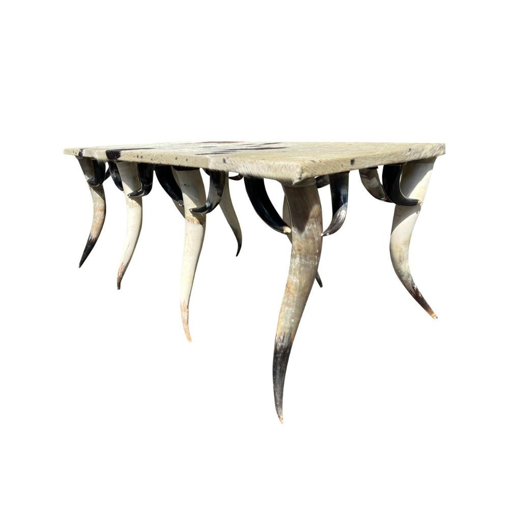 Table de salle à manger monumentale en corne et peau de vache dans le style Farmhouse Country Western en vente 1