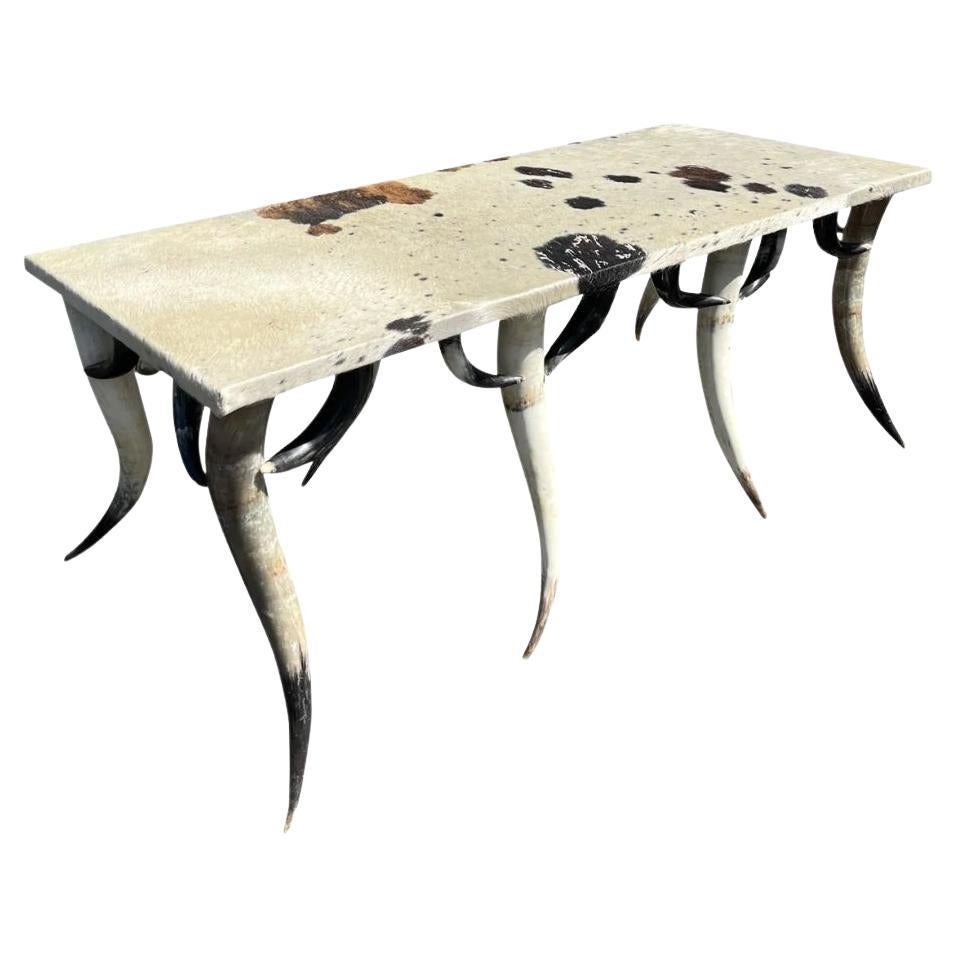 Table de salle à manger monumentale en corne et peau de vache dans le style Farmhouse Country Western en vente