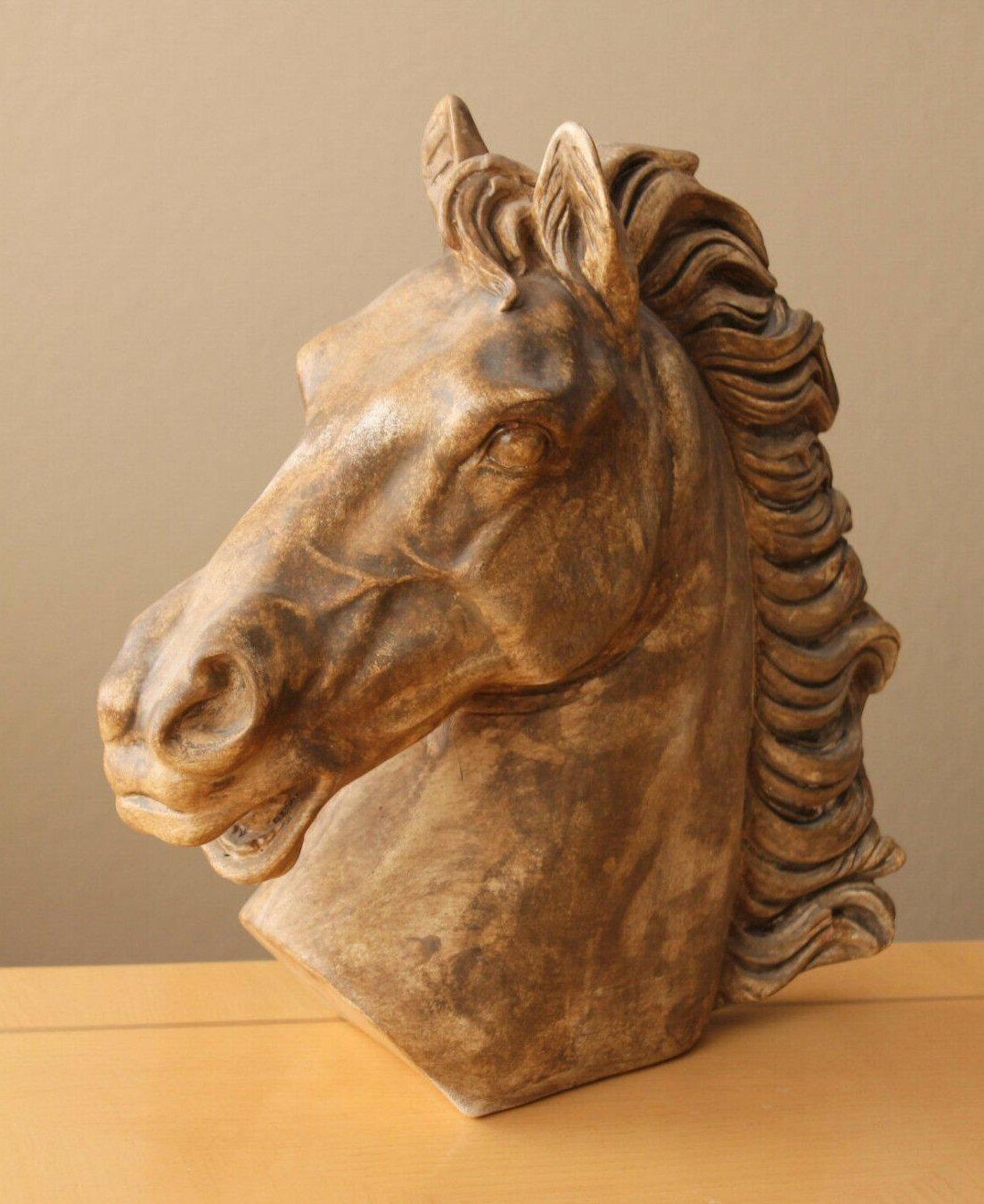 MAGNIFICENT
HORSE HEAD
PLASTER SCULPTURE!
 
BOLD! BOLD! BOLD!
SUPERB DETAILS!

In the Manner of Charles Marion Russell

(DIMENSIONS:  Approx. 13