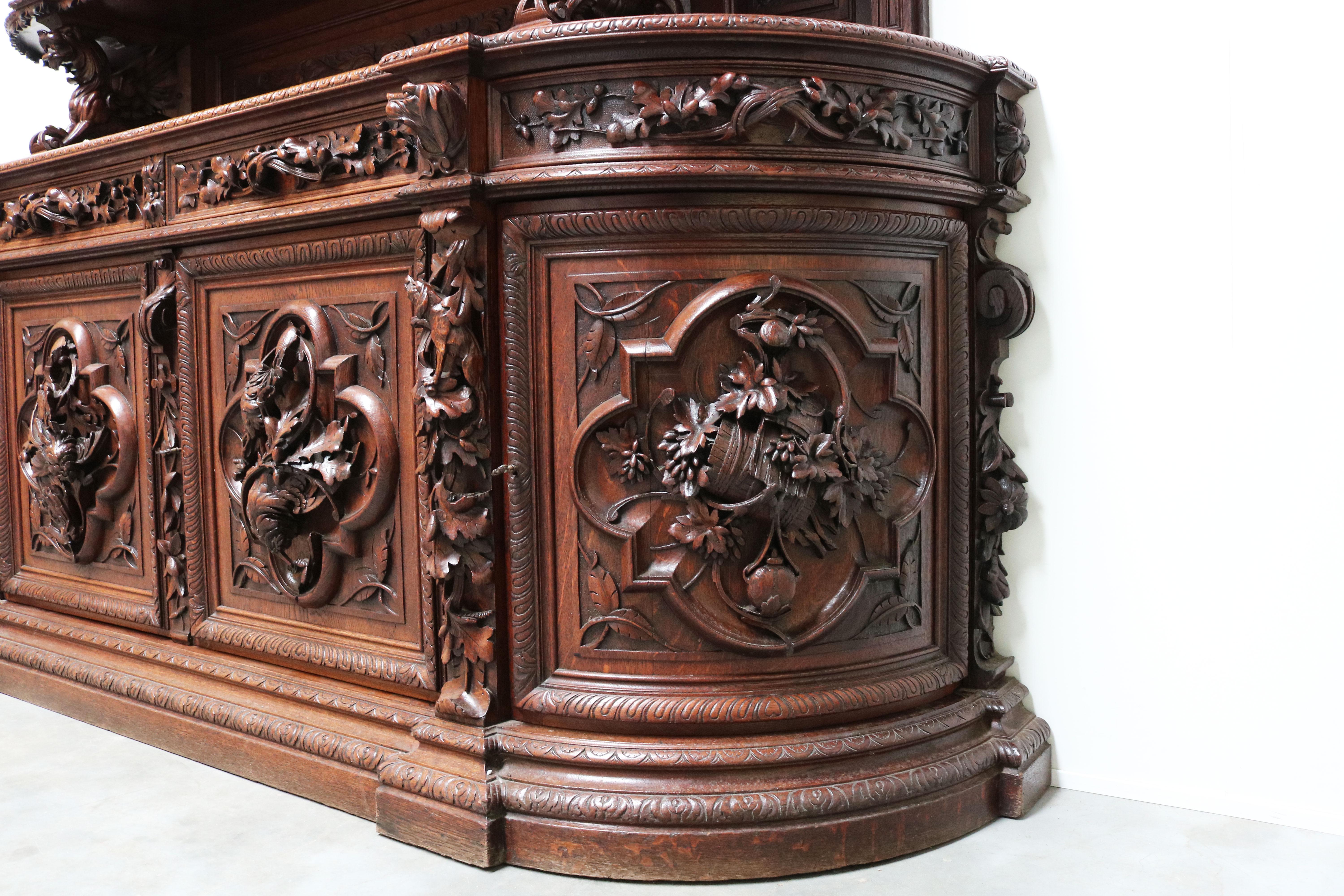 Monumental Hunt Cabinet 19th century carved oak Black Forest French Renaissance  For Sale 1