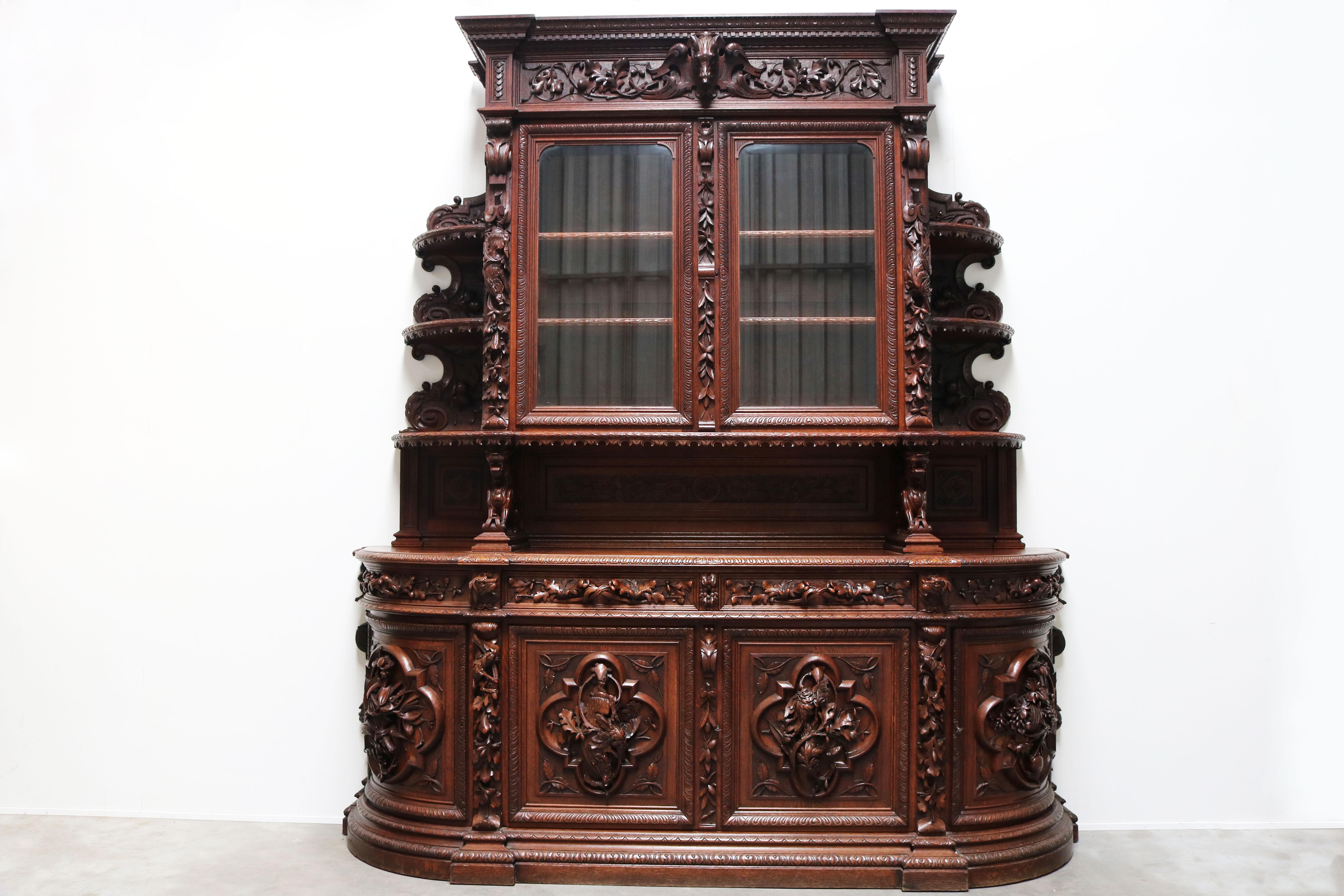 Monumental Hunt Cabinet 19th century carved oak Black Forest French Renaissance  For Sale 7