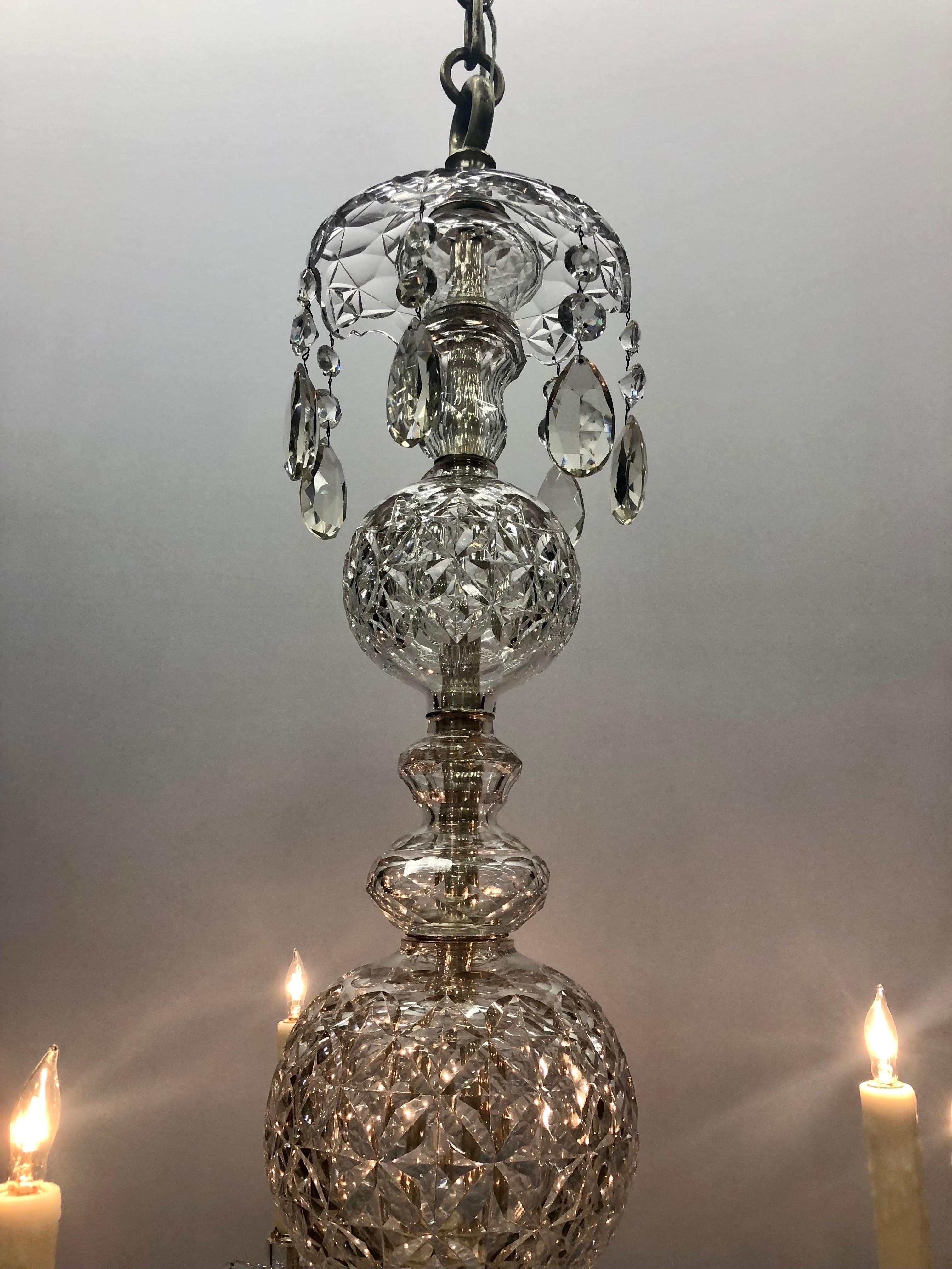 Monumentaler georgianischer neunflammiger Kronleuchter aus irischem Kristall, 19. Jahrhundert  im Zustand „Gut“ im Angebot in Charleston, SC