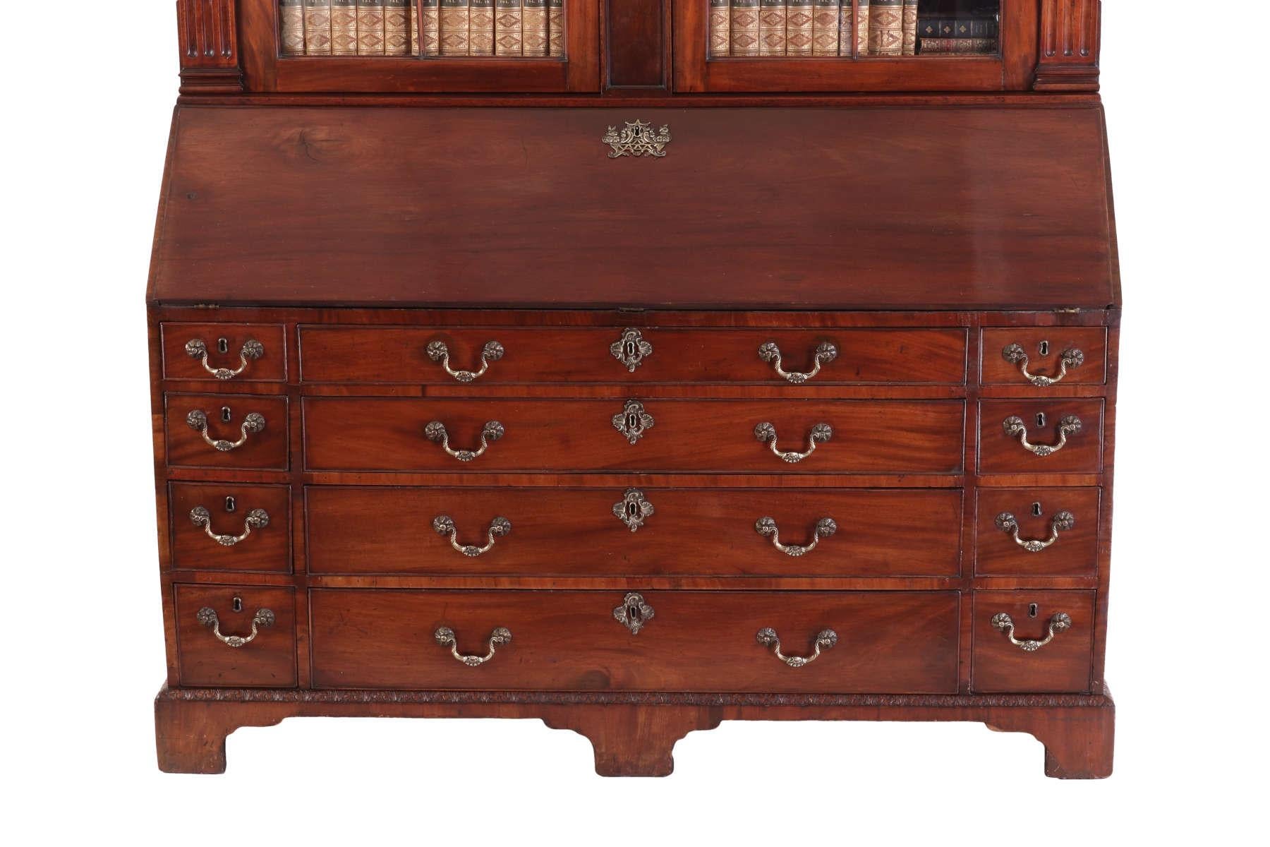 Monumental Irish George III Mahogany Secretary Bookcase, c. 1780 For Sale 4