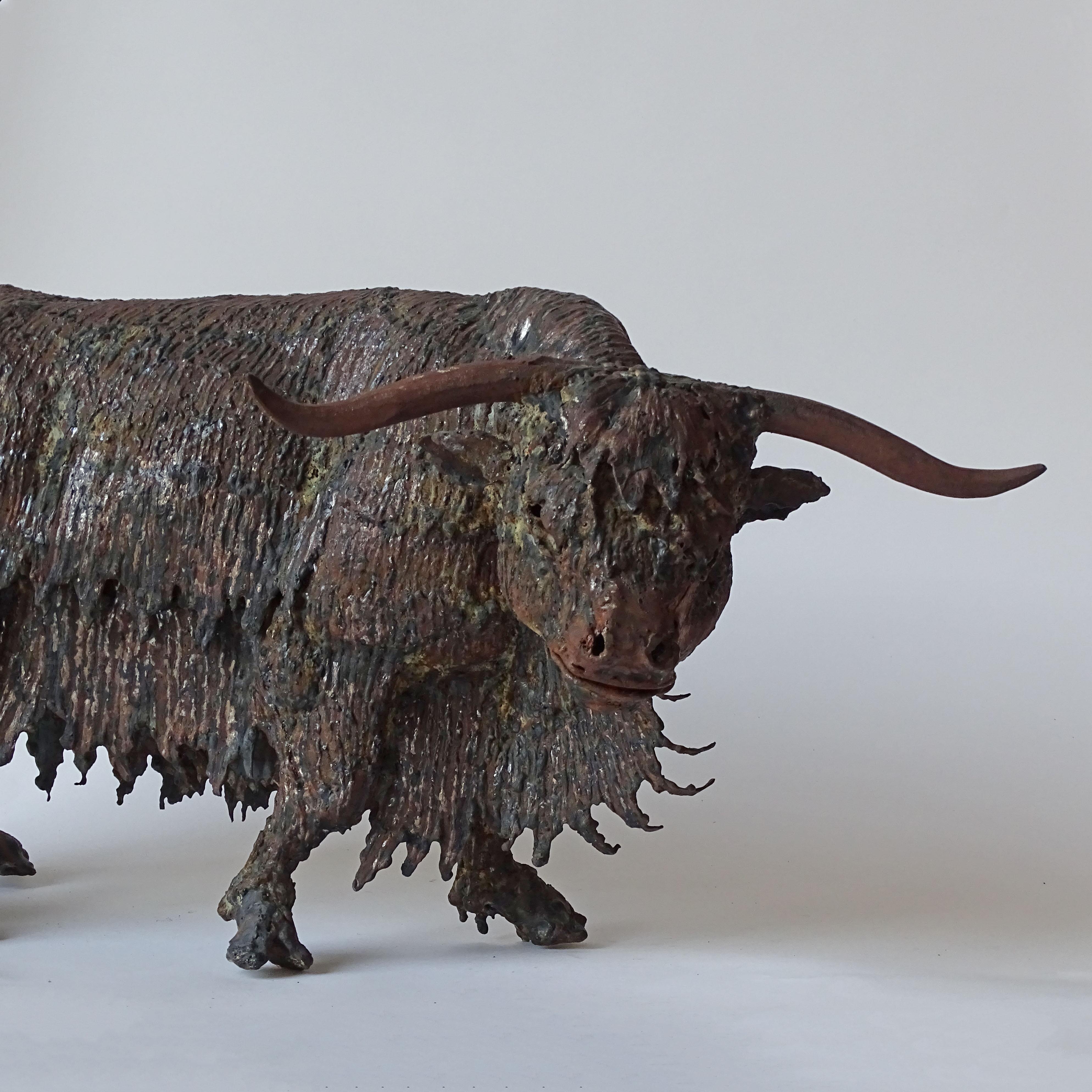 Scultura monumentale di toro delle Highlands in ferro dell'artista italiano Vittorio Piotti in vendita 4