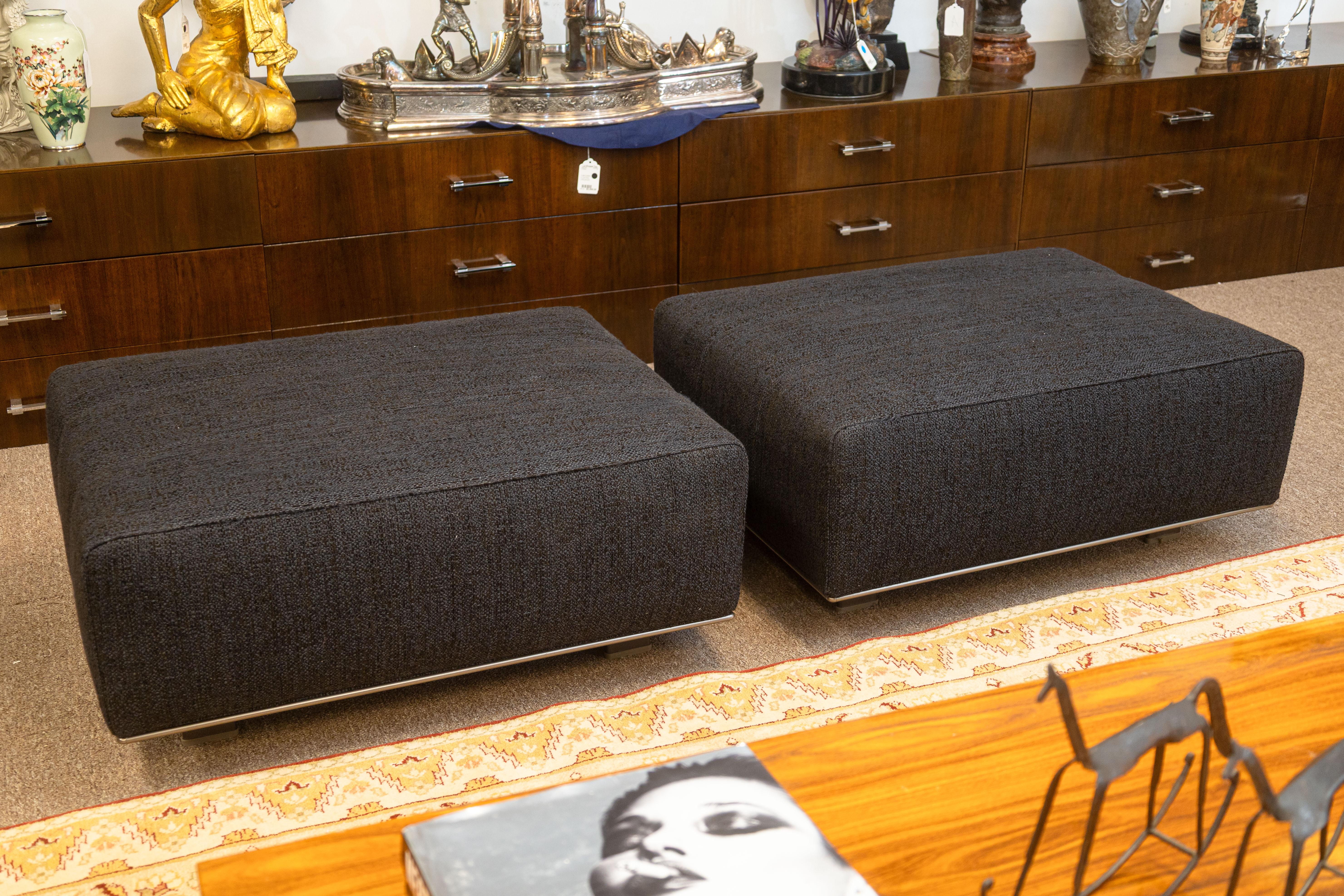 Monumental Italian 3pc Minotti Freeman L Shaped Sofa Sectional with 2 Ottomans en venta 3