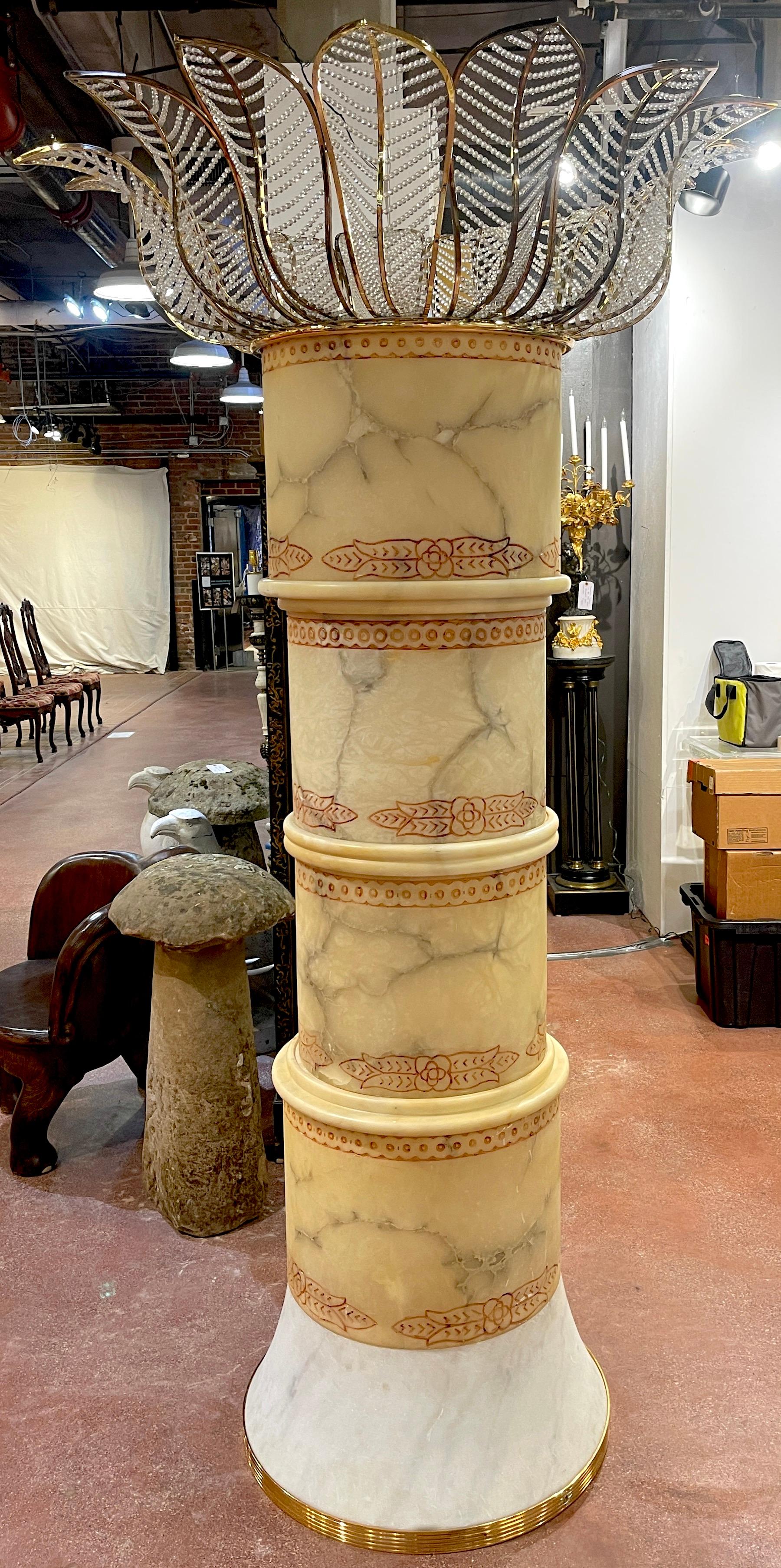Monumentale lampada da terra italiana in alabastro, marmo, ottone e cristallo con albero di palma in vendita 2