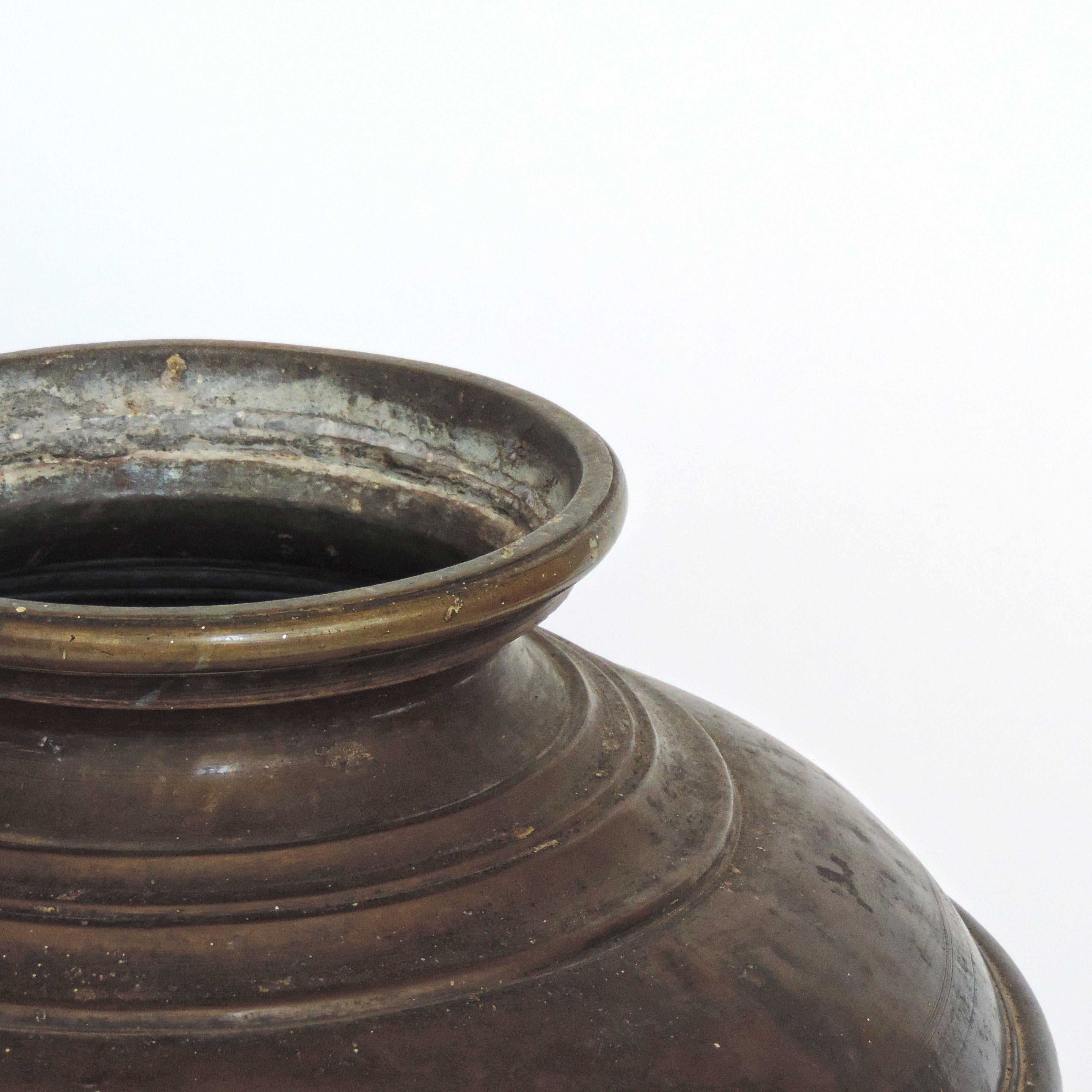 Monumental Italian Bronze Vase, Italy, 1800 In Good Condition For Sale In Milan, IT