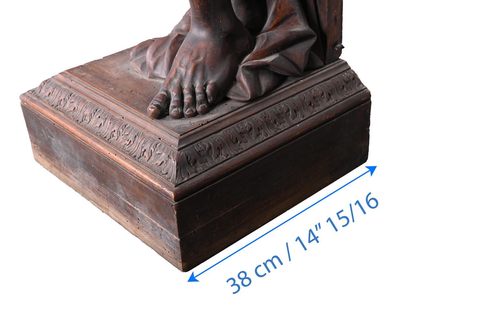 Monumental Italian carved walnut fireplace, Neo-Renaissance style, circa 1880 For Sale 3