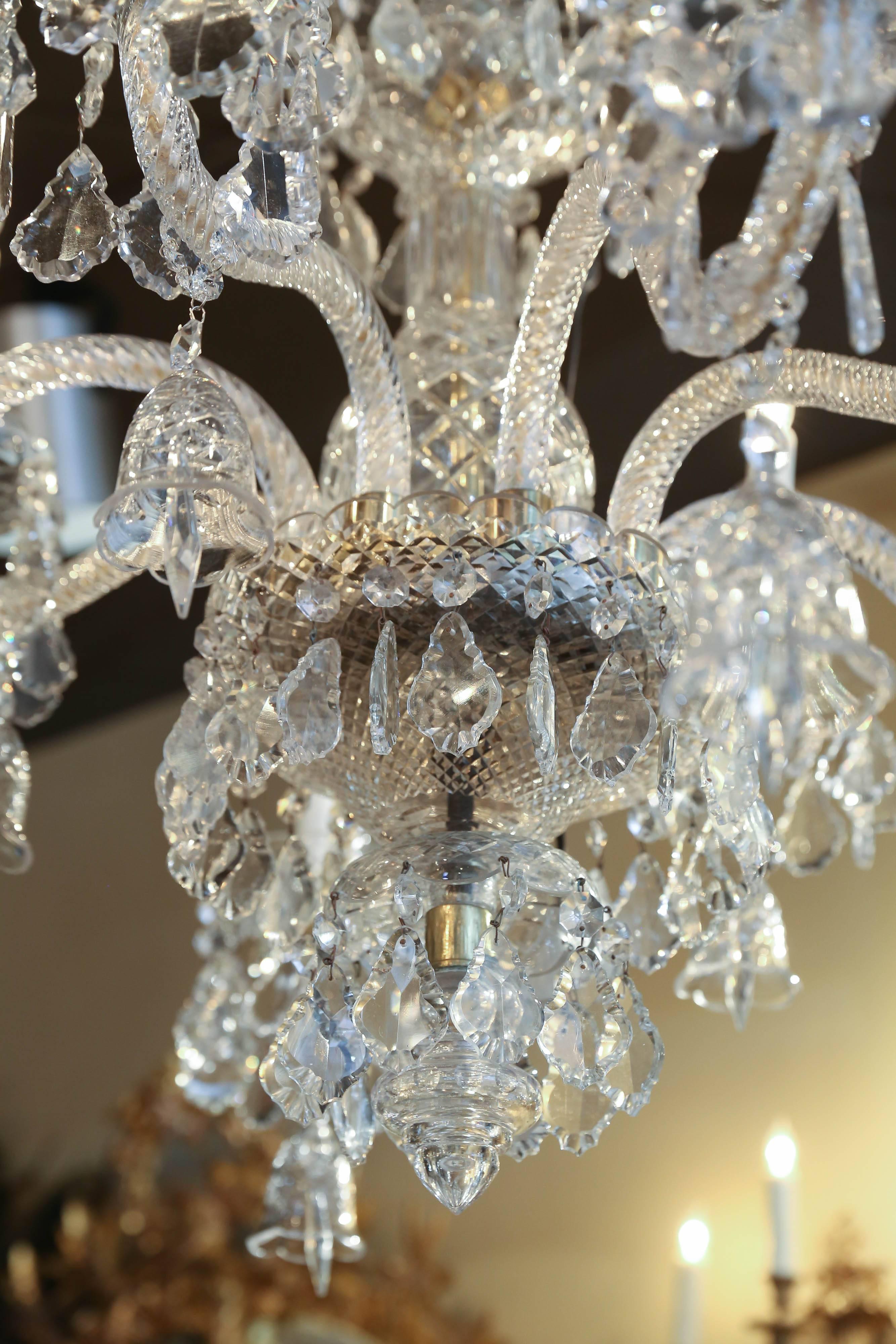 20th Century Monumental Italian Clear Crystal Eight-Light Chandelier with Drop Prism Accents For Sale