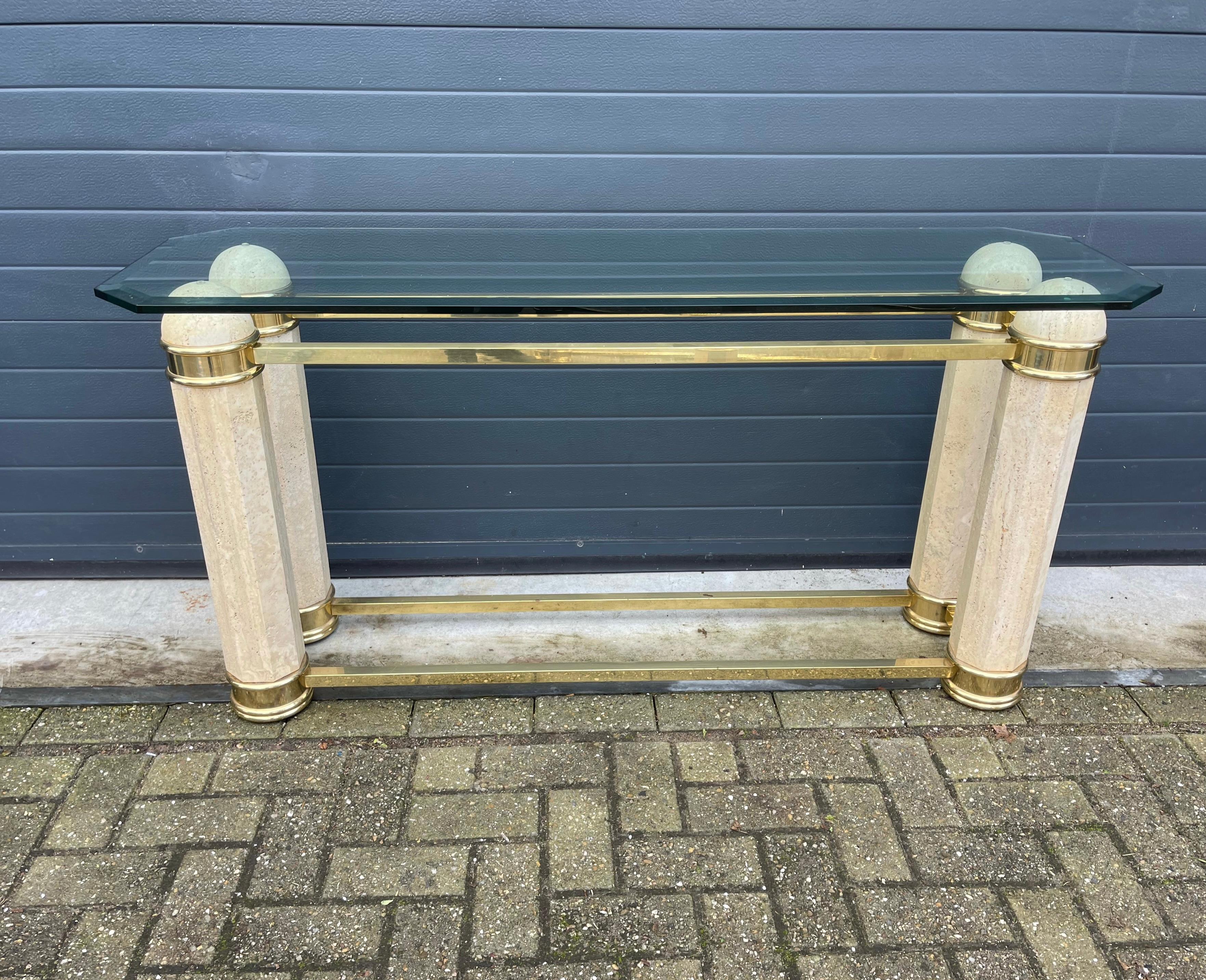 Monumental Italian Console Table in Travertine, Solid Brass & Beveled Glass, 80s In Good Condition For Sale In Lisse, NL