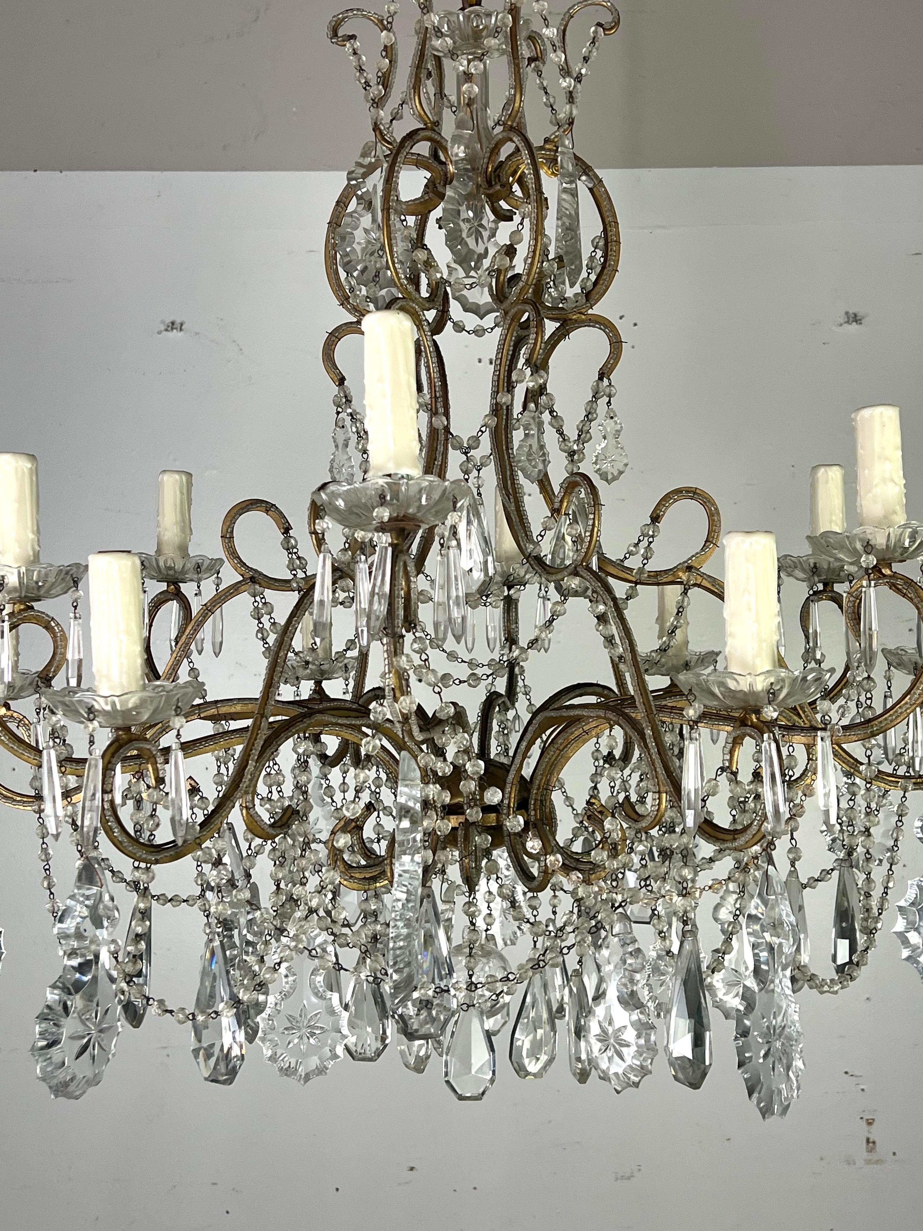 Italiano Monumentale lampadario di cristallo italiano con perline C.A.I.C. 1930 in vendita