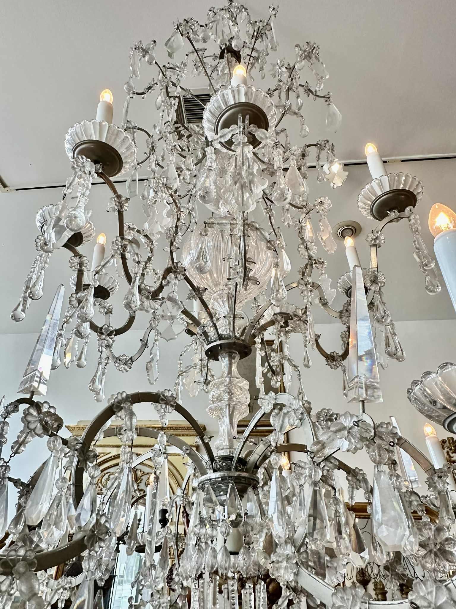 Lustre monumental en cristal italien en vente 3