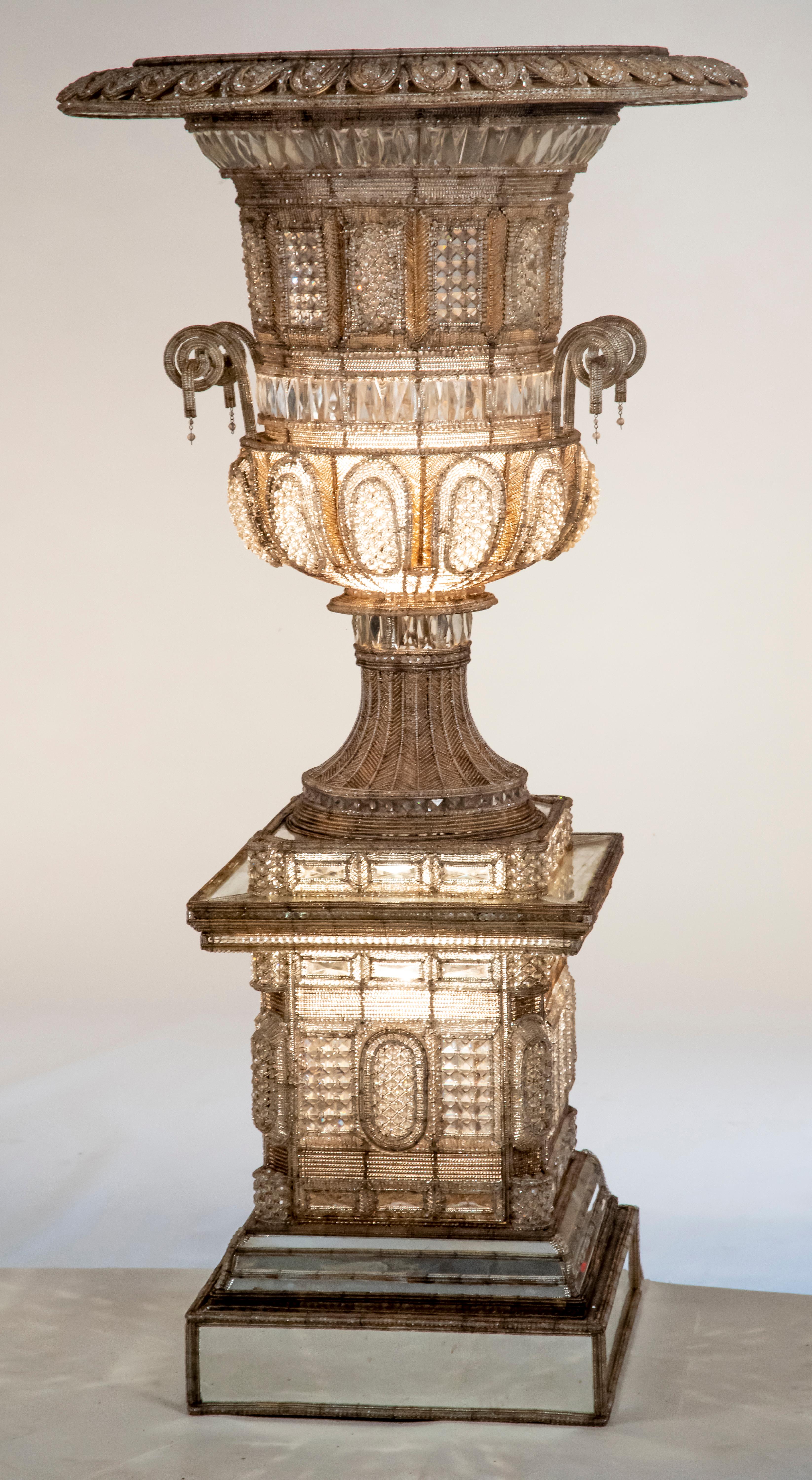 Vasi monumentali italiani in vetro tagliato e perline su stelo, adattati come lampade anni '40-'60 In condizioni buone a Pambio Noranco, CH