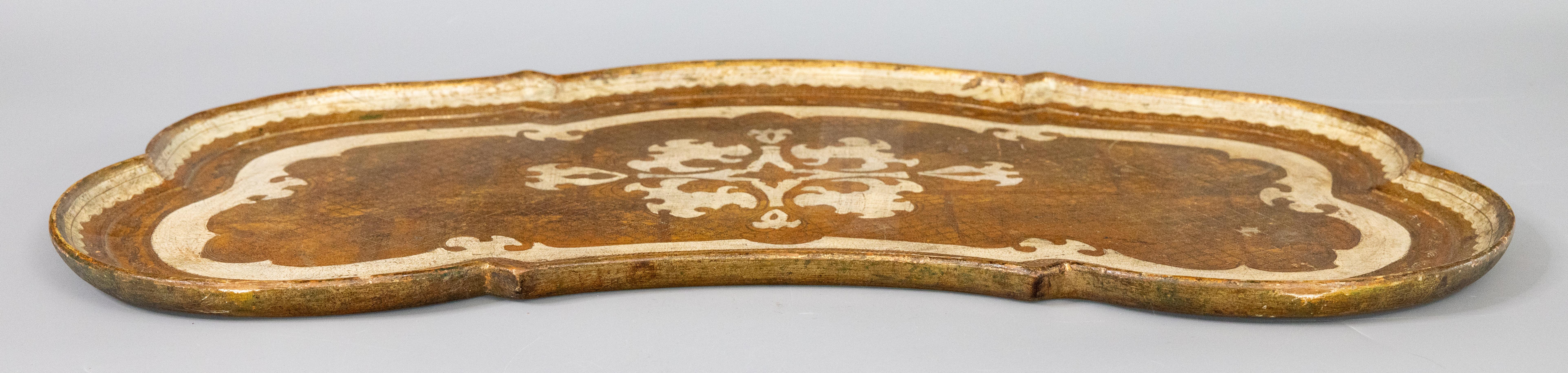 Rococo Monumental Italian Florentine Giltwood Kidney Shaped Tray, circa 1930
