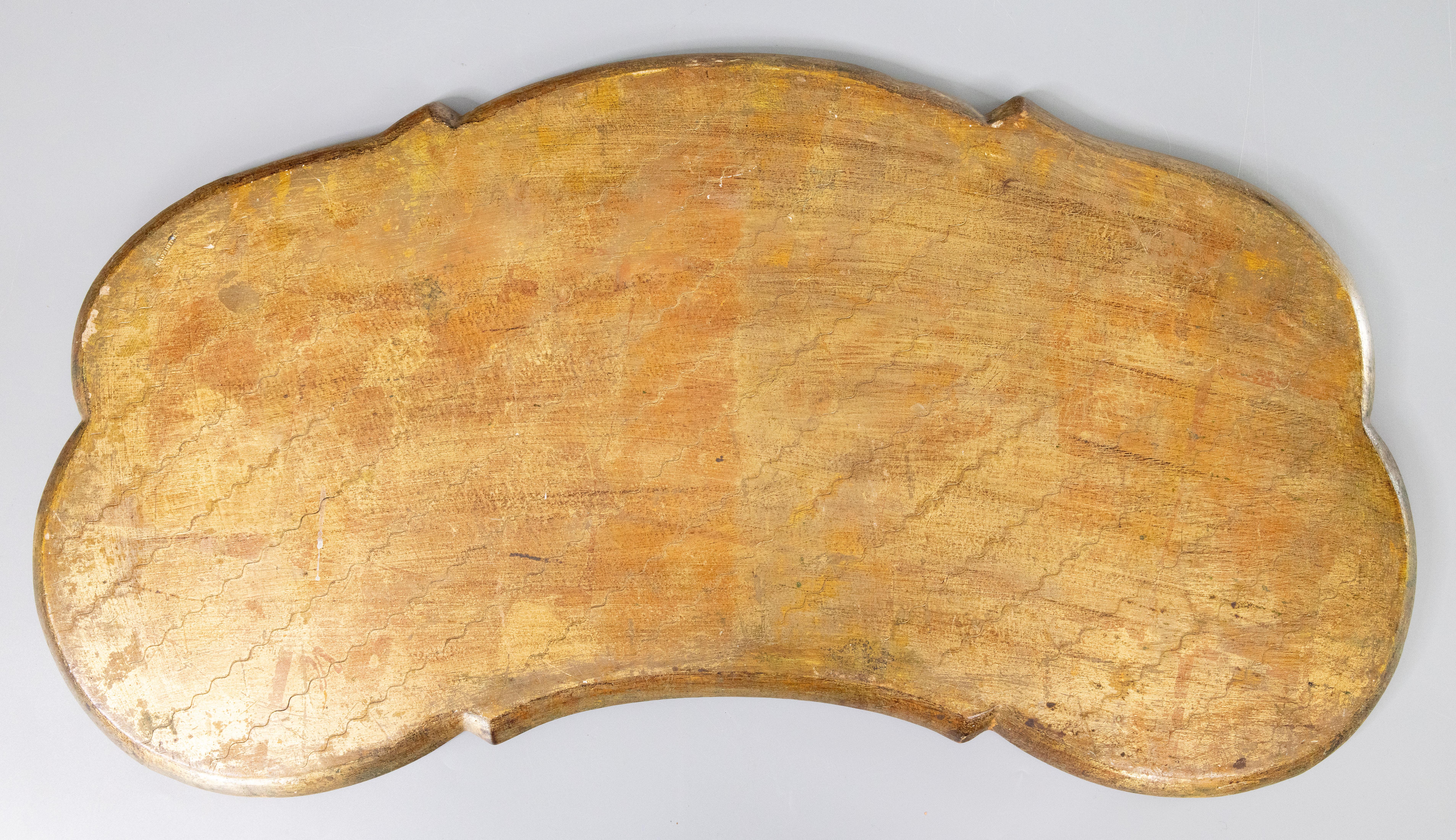 Mid-20th Century Monumental Italian Florentine Giltwood Kidney Shaped Tray, circa 1930