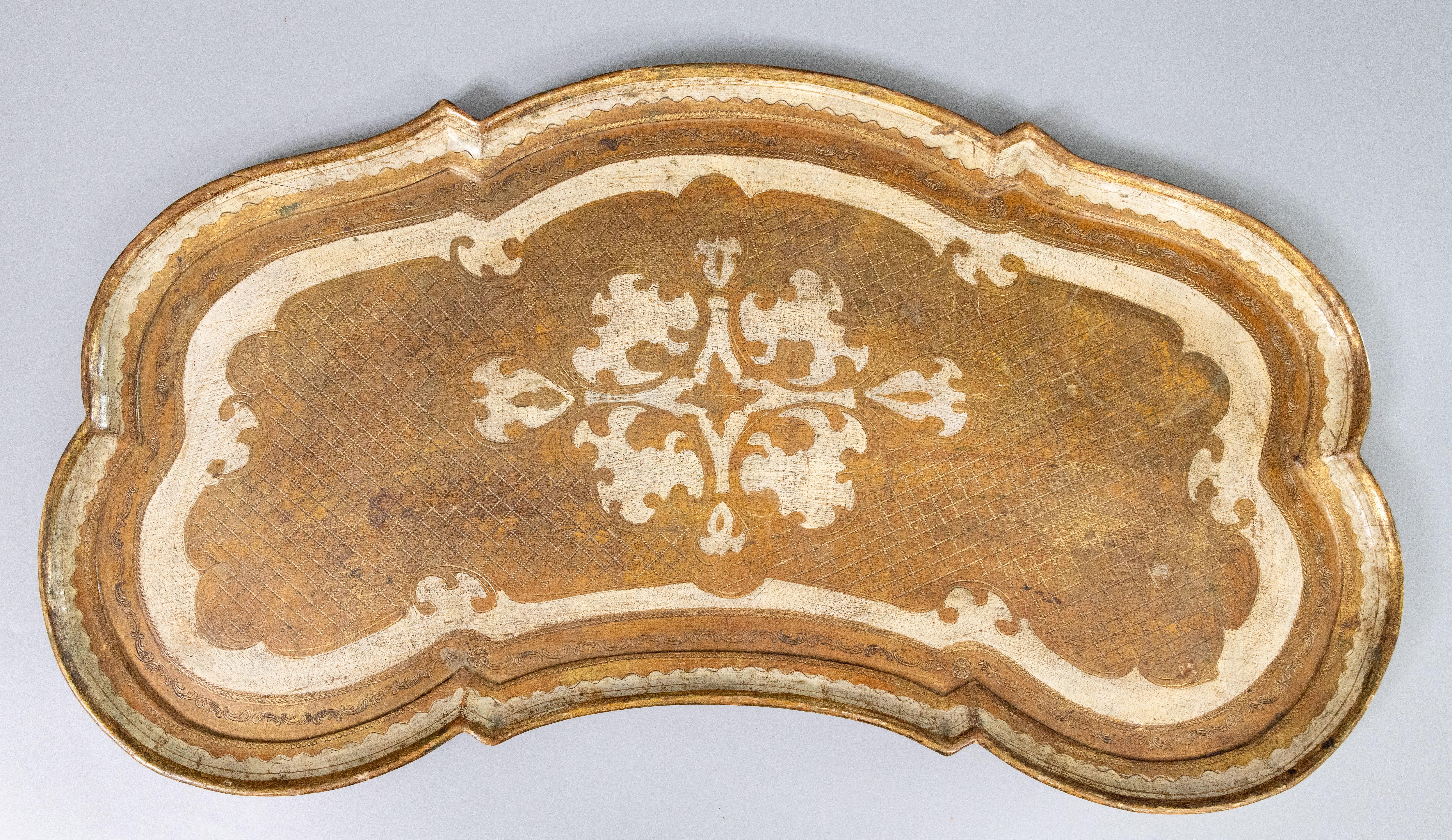 Monumental Italian Florentine Giltwood Kidney Shaped Tray, circa 1930 1