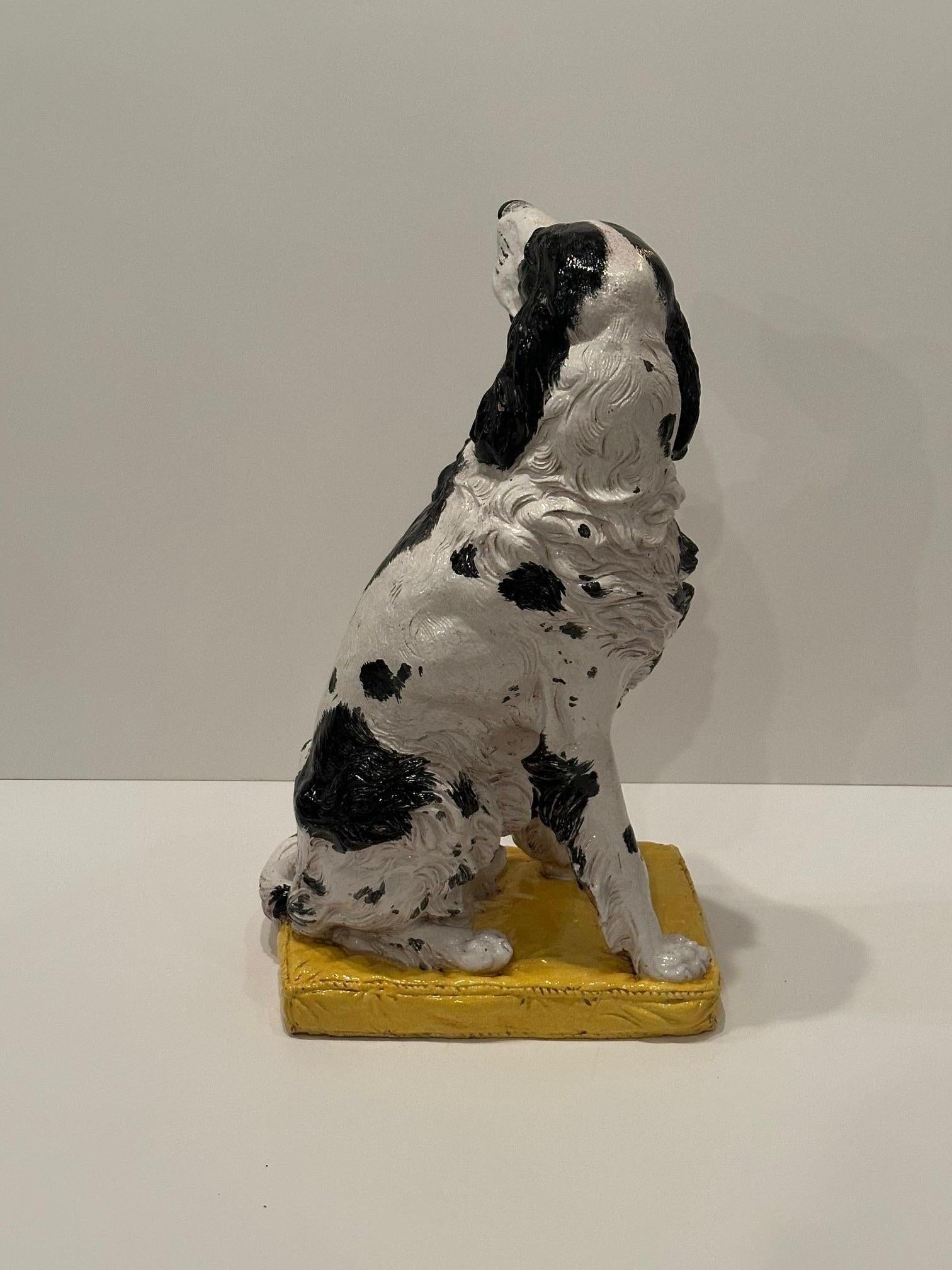 Terre cuite Monumentale sculpture italienne de chien épagneul springer en terre cuite émaillée en vente