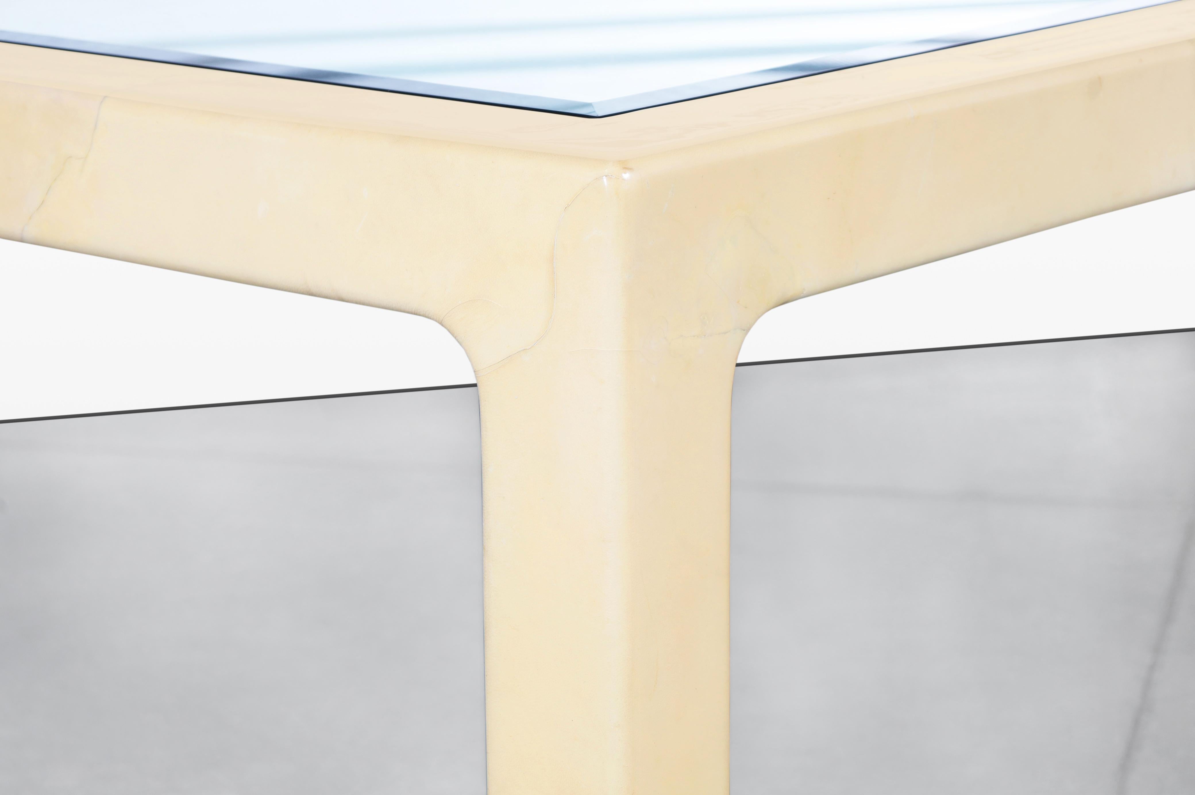 Monumental Italian Goatskin and Glass Dining Table Attributed to Aldo Tura In condizioni buone in vendita a North Hollywood, CA