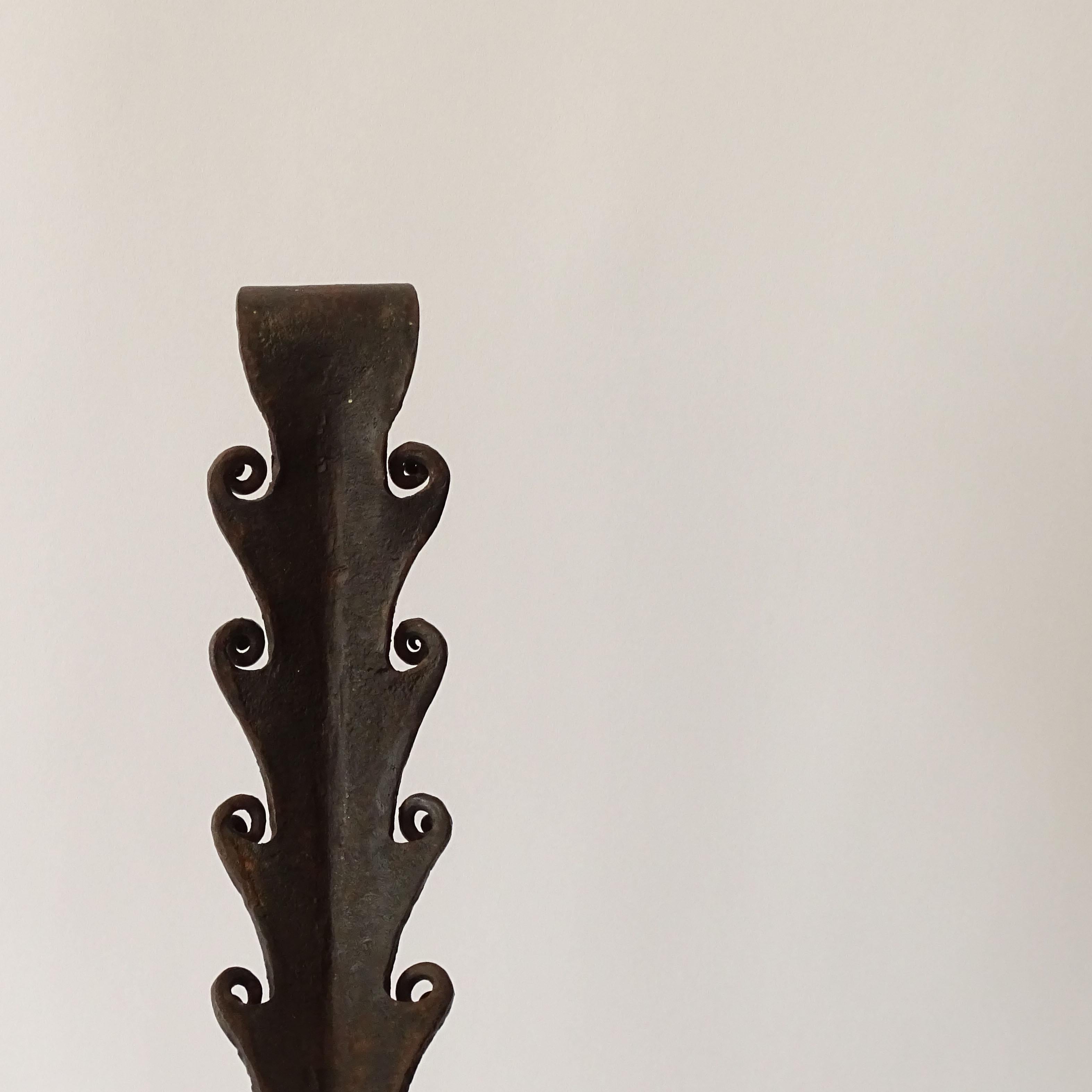 Monumental Italian Hand Crafts Wrought Iron Plant Stand and Copper Pot (Support pour plantes en fer forgé et pot en cuivre) Bon état - En vente à Milan, IT