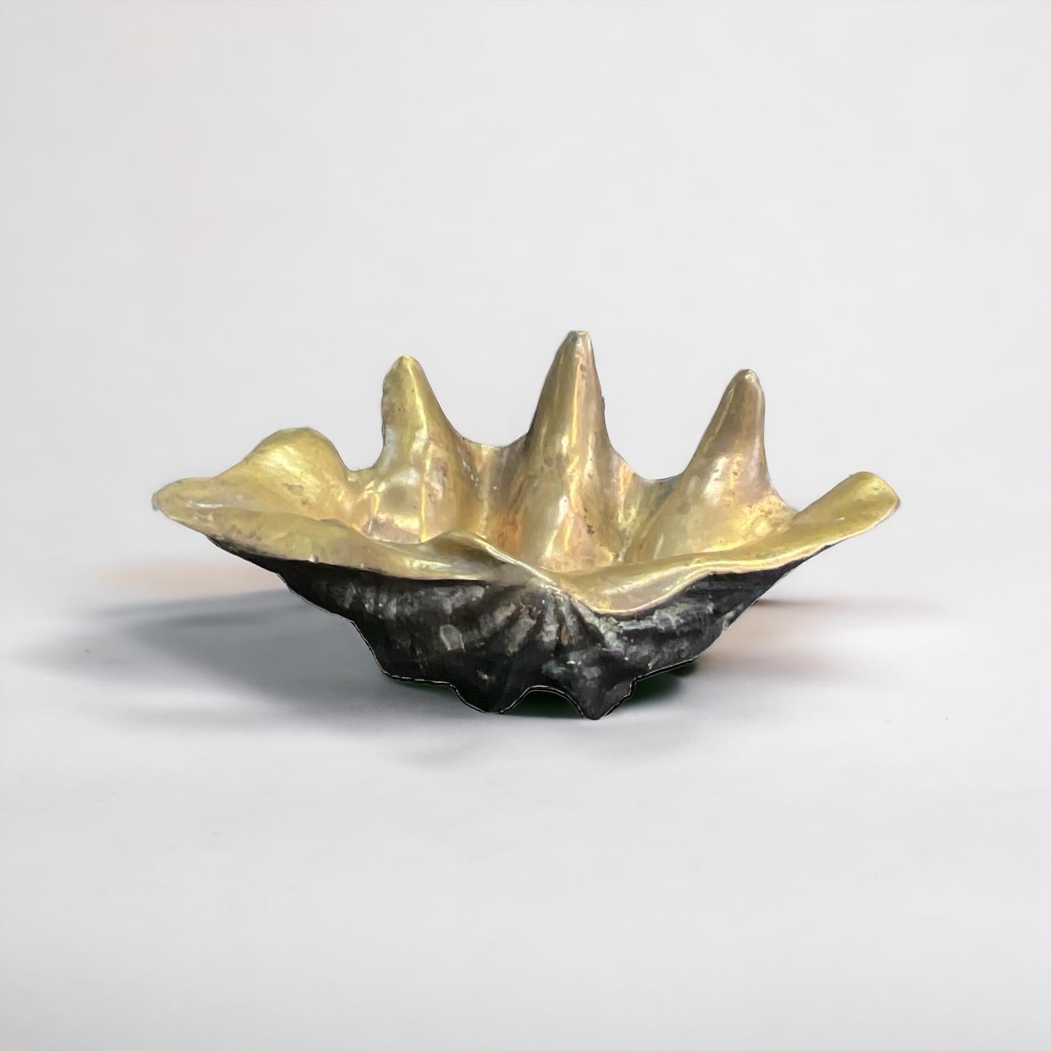 Monumental Italian Hollywood Regency Solid Bronze Clam Shell  For Sale 2