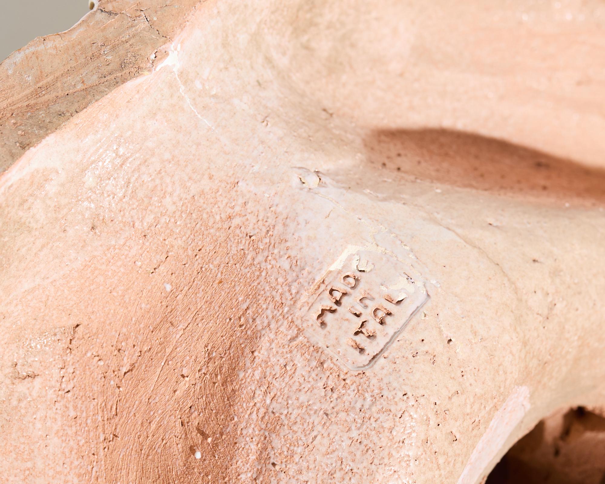 Monumental cabeza de león de cerámica esmaltada de mayólica italiana siglo XX en venta