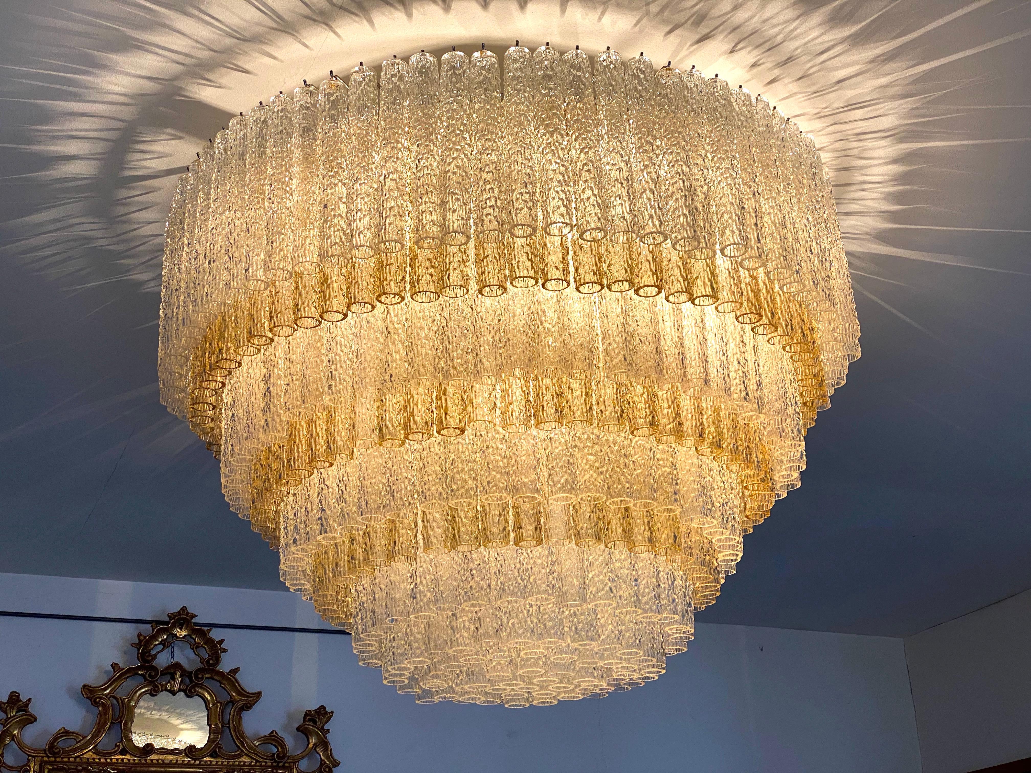 Monumental Murano Glass Chandelier Designed by Gino Poli for Aureliano Toso For Sale 2