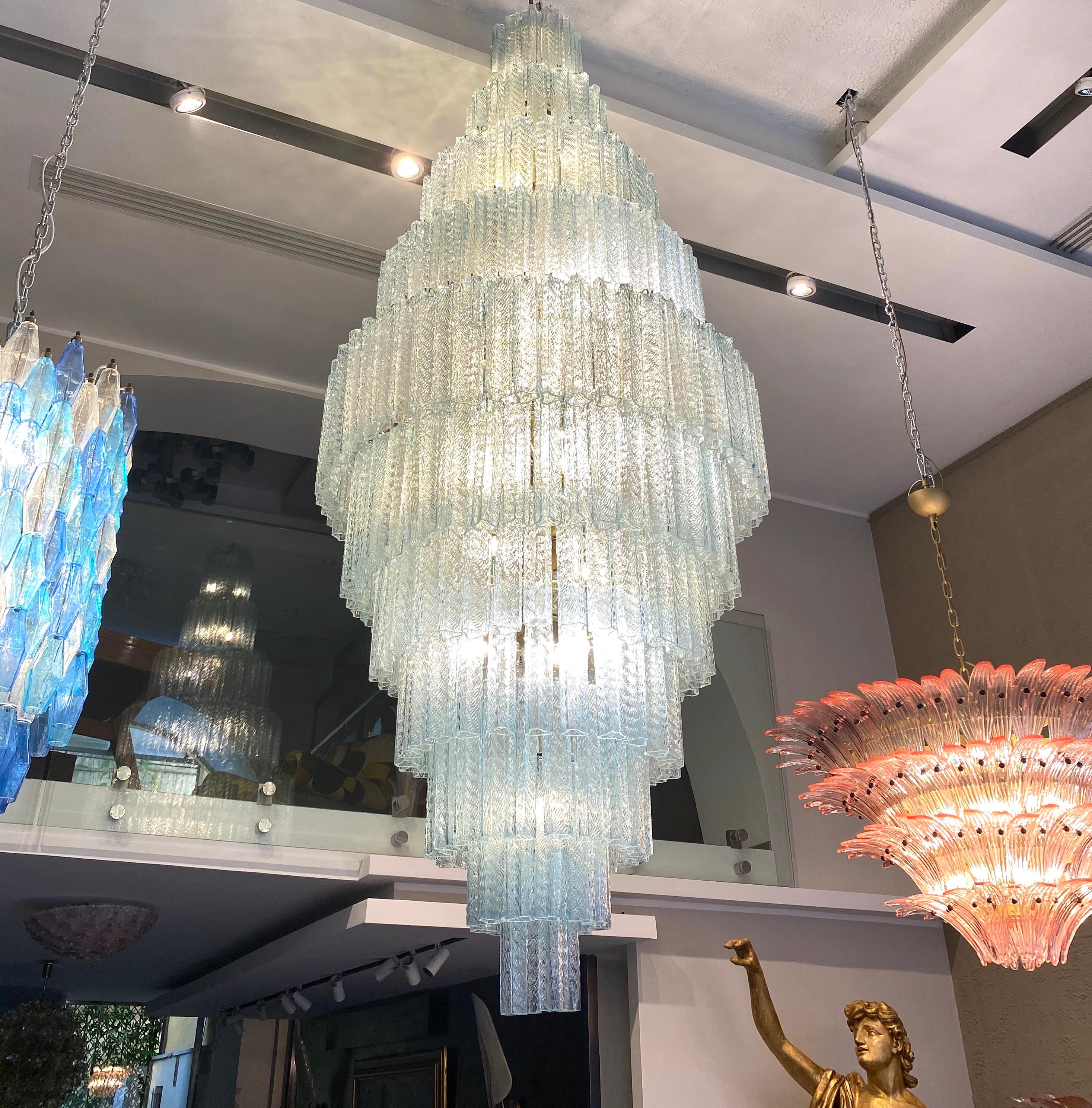 Mid-Century moderno Monumentale lampadario italiano in vetro di Murano Tronchi in vendita