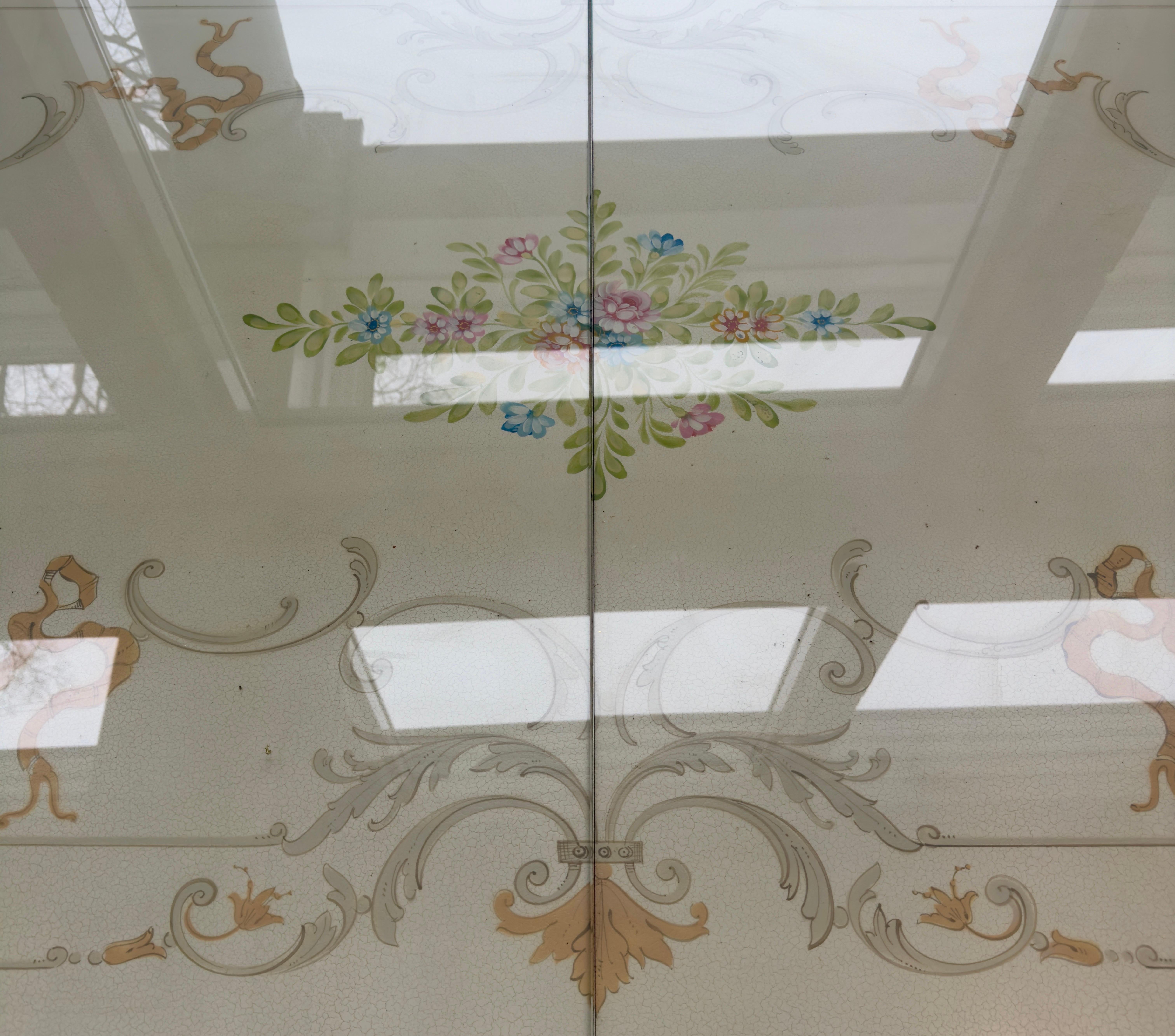 Monumentaler italienischer Esstisch im neoklassischen Barockstil des Barockstils mit Glasplatte  im Zustand „Gut“ im Angebot in Plainview, NY
