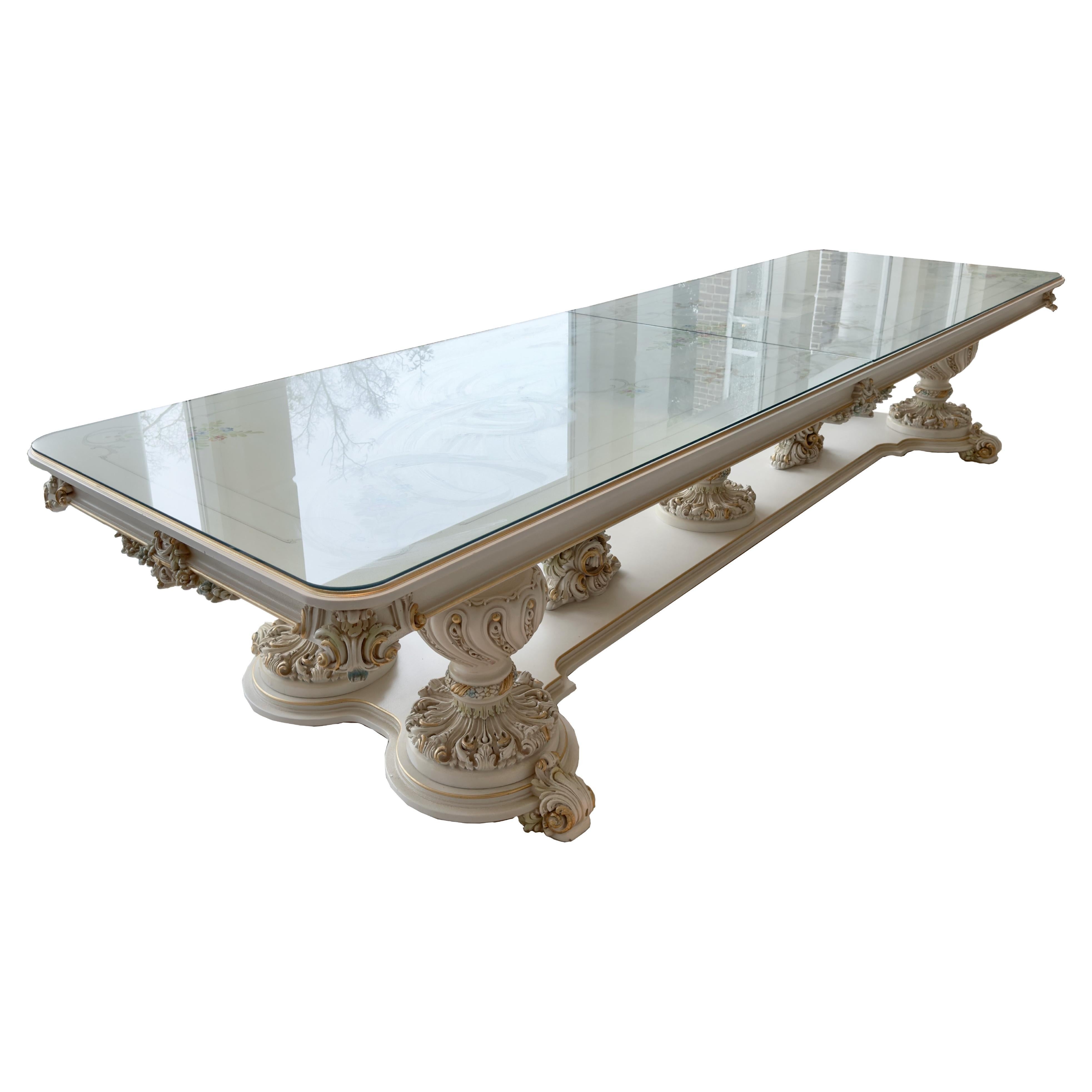 Monumentale table de salle à manger italienne de style baroque néoclassique avec plateau en verre  en vente